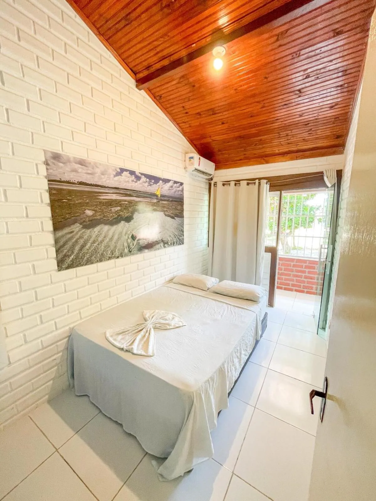 Bed in Casa com Piscina a 40 metros do Mar by La Playa