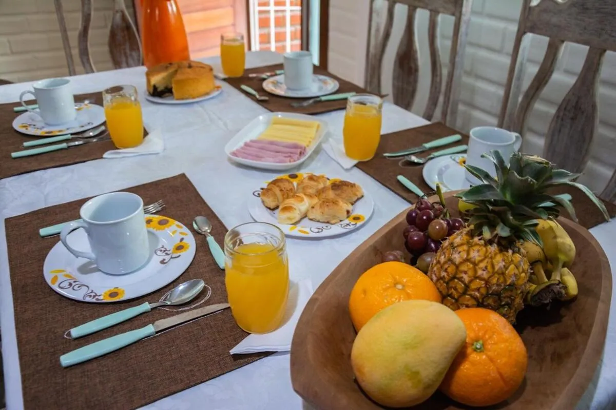 Casa com Piscina a 40 metros do Mar by La Playa