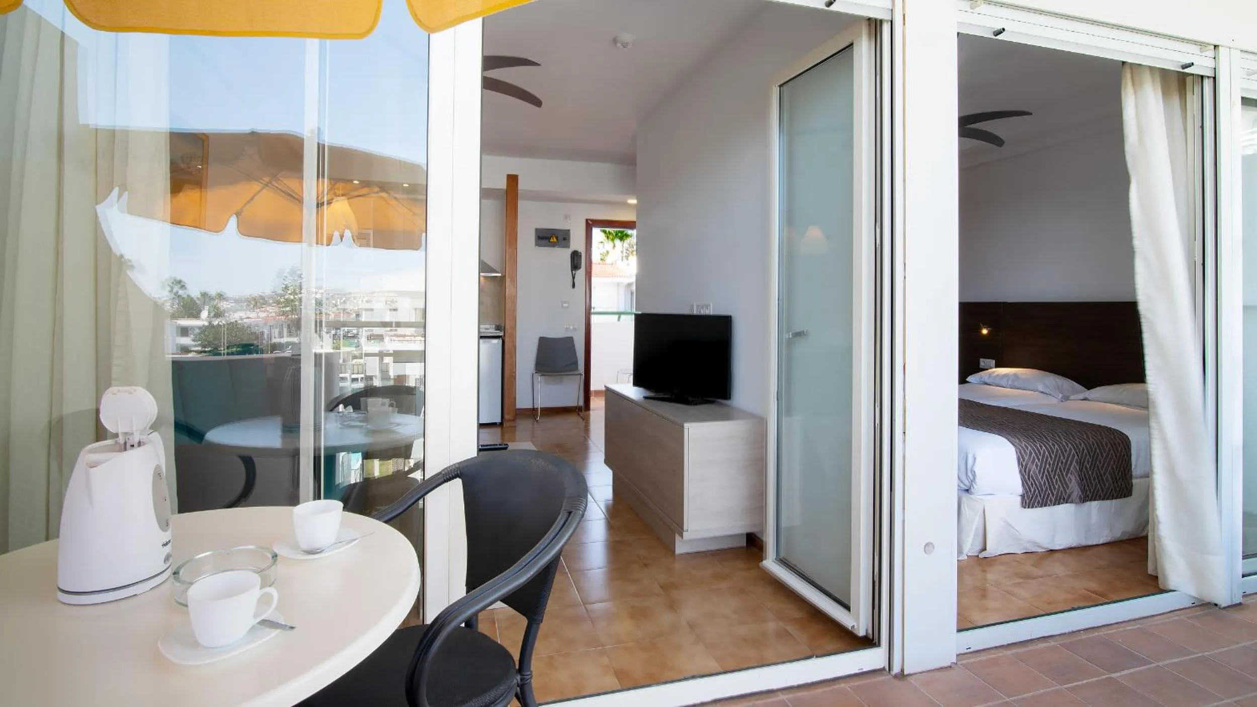 Bed in Apartamentos Montemayor