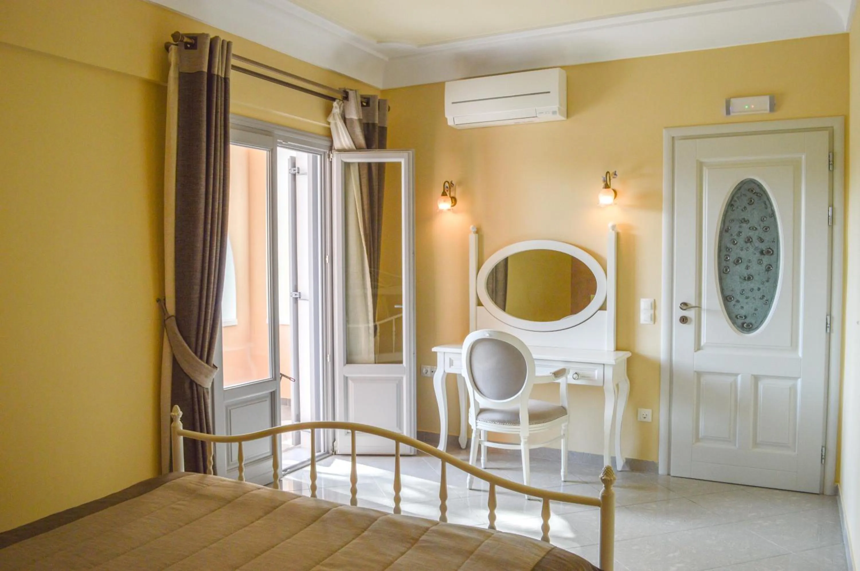 Decorative detail in Castro Hotel