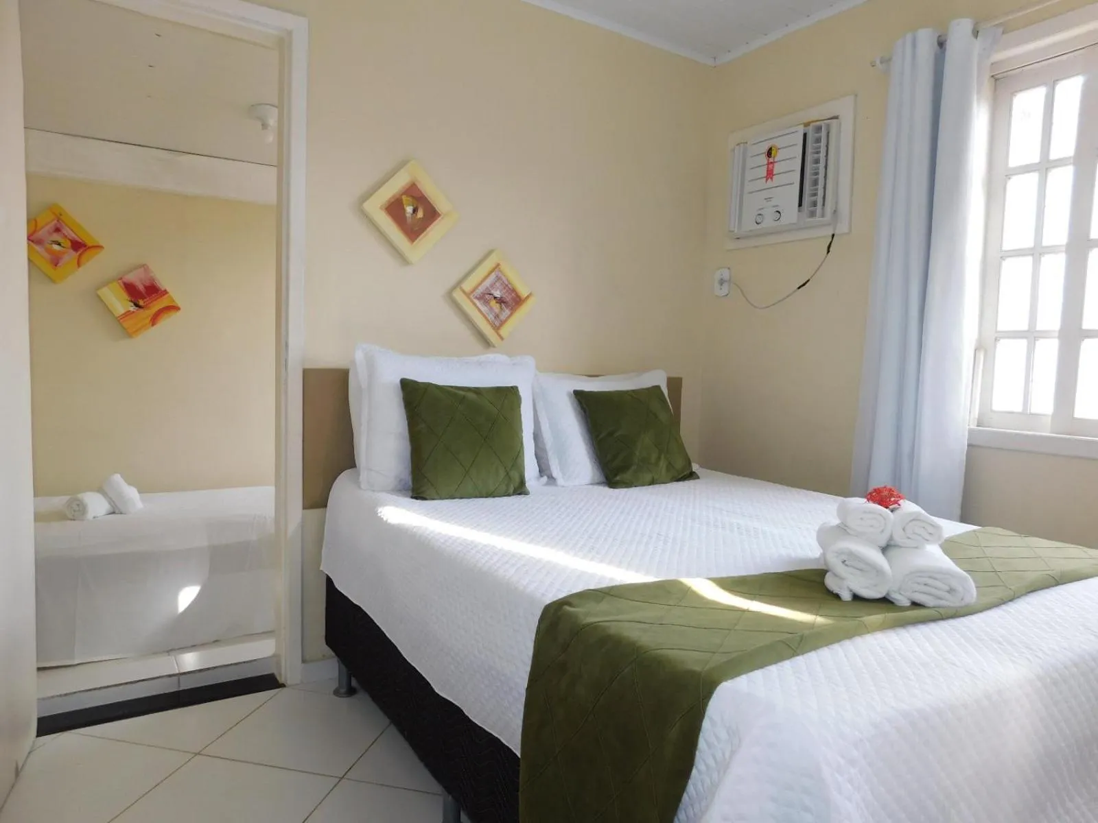 Photo of the whole room, Bed in Pousada Luzes de Geribá