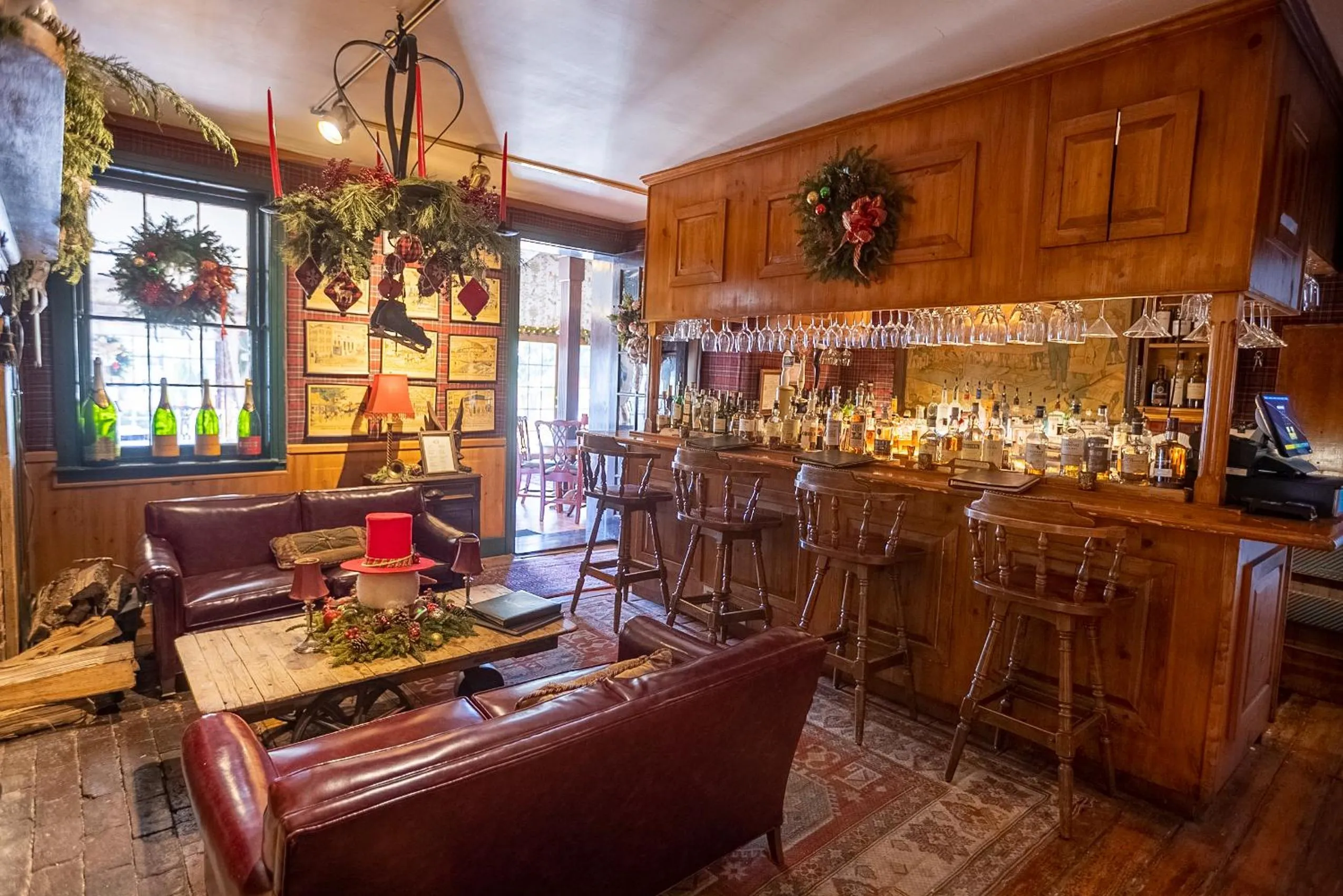 Lounge or bar in Antrim 1844