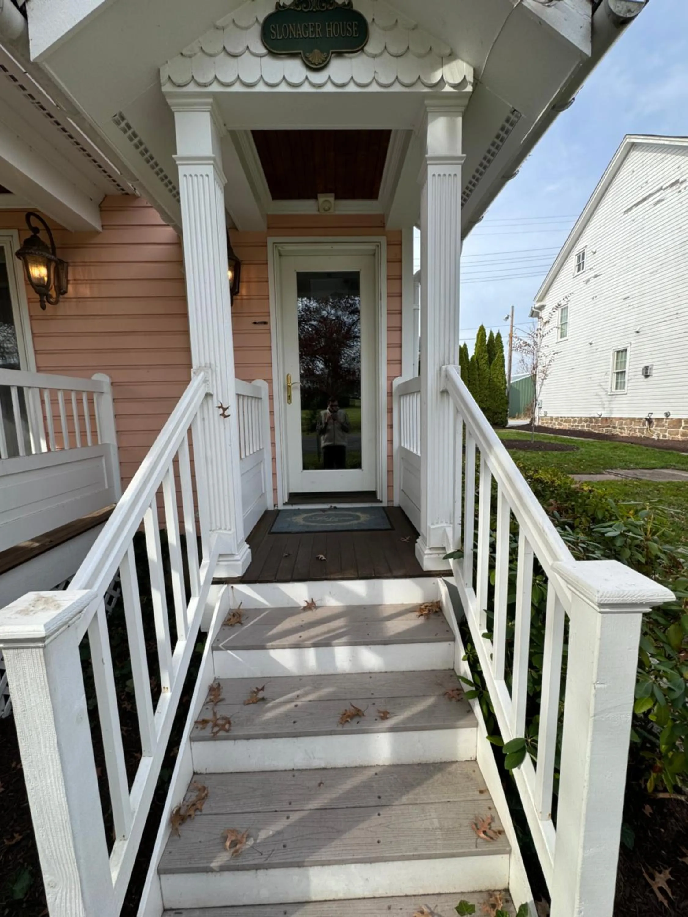 Facade/entrance in Antrim 1844