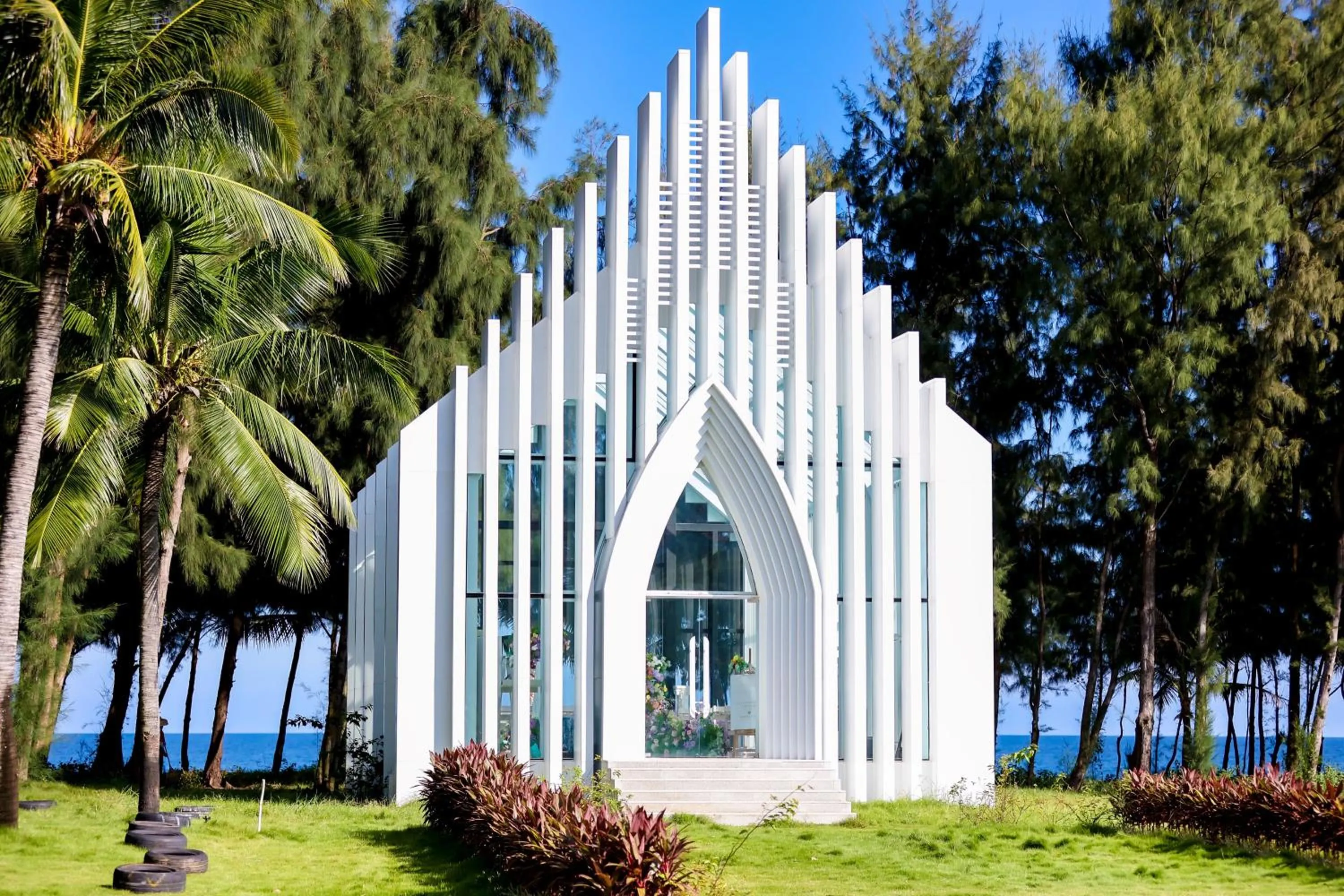 Garden in Holiday Inn Hainan Xiangshui Bay by IHG