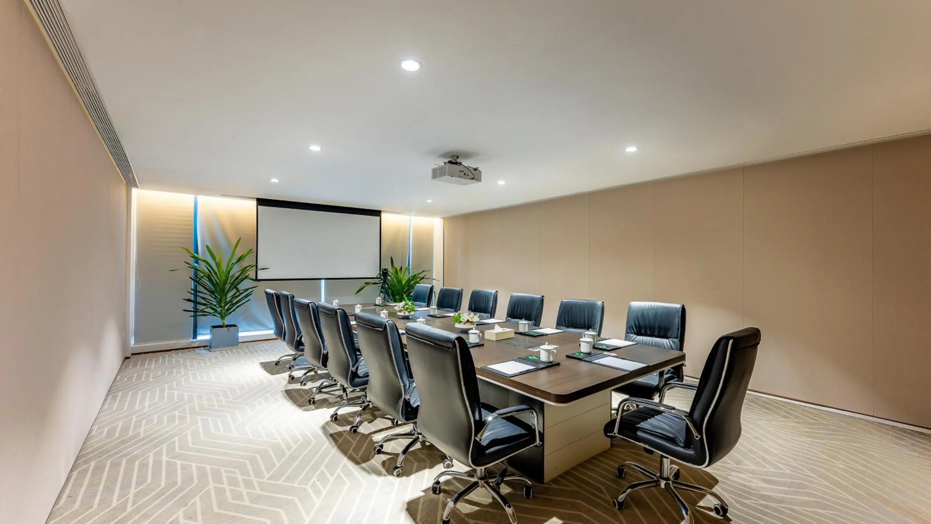 Meeting/conference room in Holiday Inn Hainan Xiangshui Bay by IHG