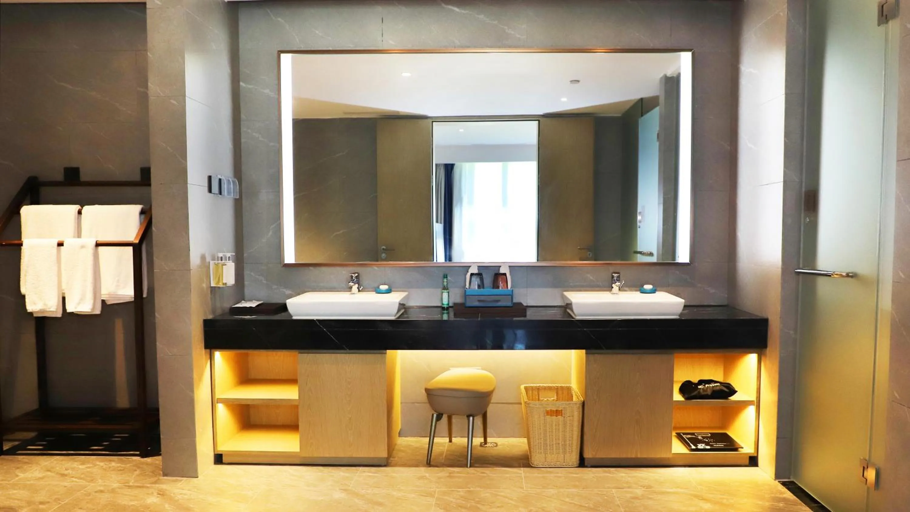 Photo of the whole room in Holiday Inn Hainan Xiangshui Bay by IHG