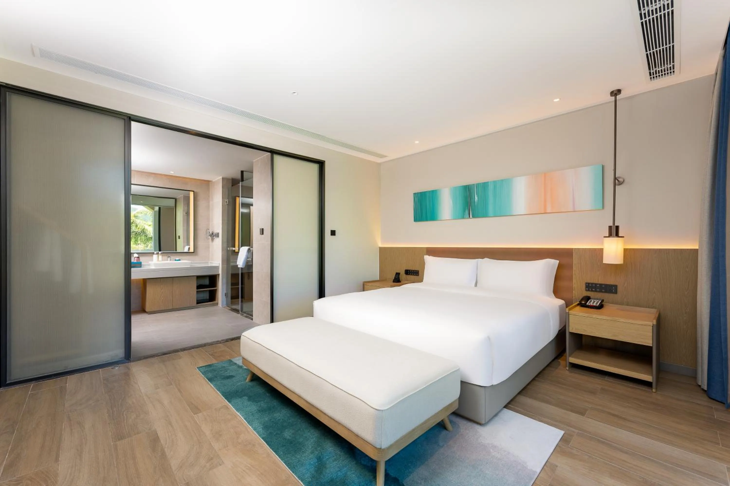 Bedroom, Bed in Holiday Inn Hainan Xiangshui Bay by IHG