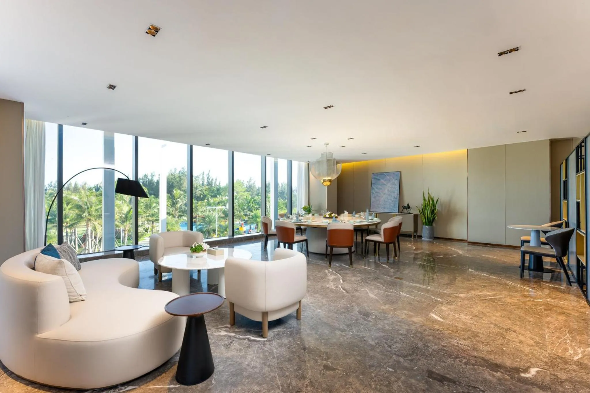 Lounge or bar in Holiday Inn Hainan Xiangshui Bay by IHG