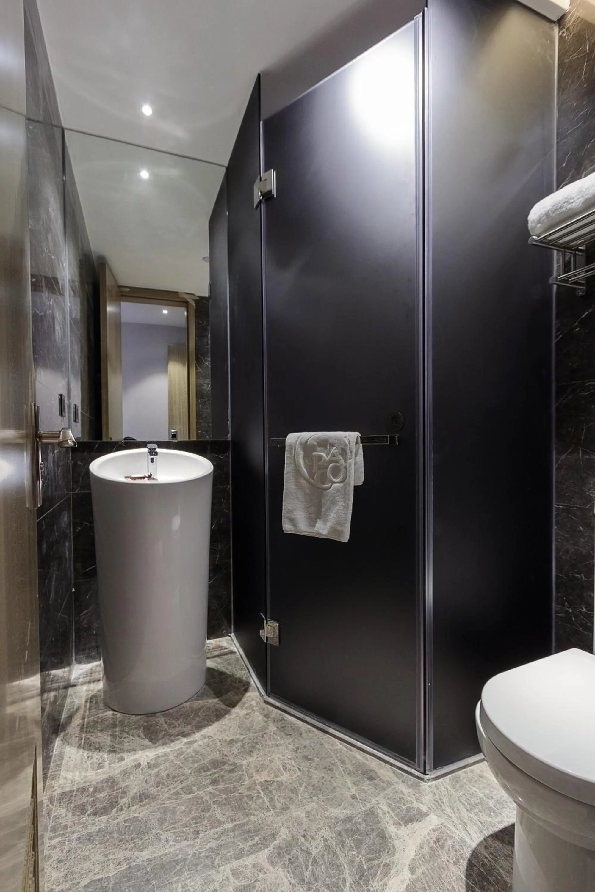 Toilet in Paco Hotel Shuiyin Road Guangzhou