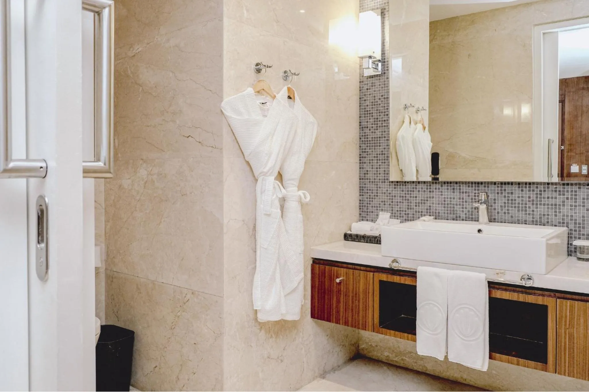 Bathroom in Richmonde Hotel Iloilo