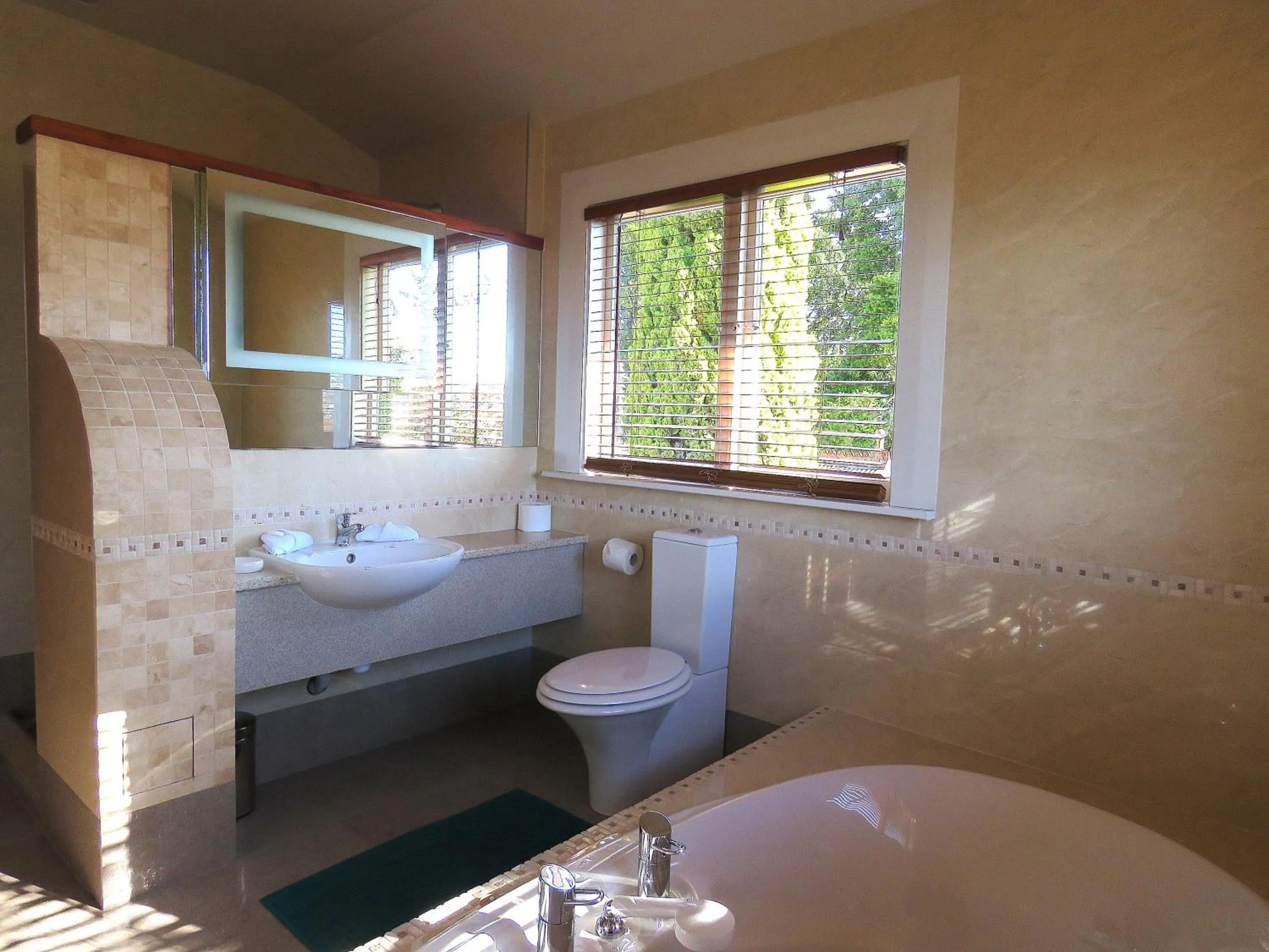 Bathroom in Shady Rest Bed & Breakfast