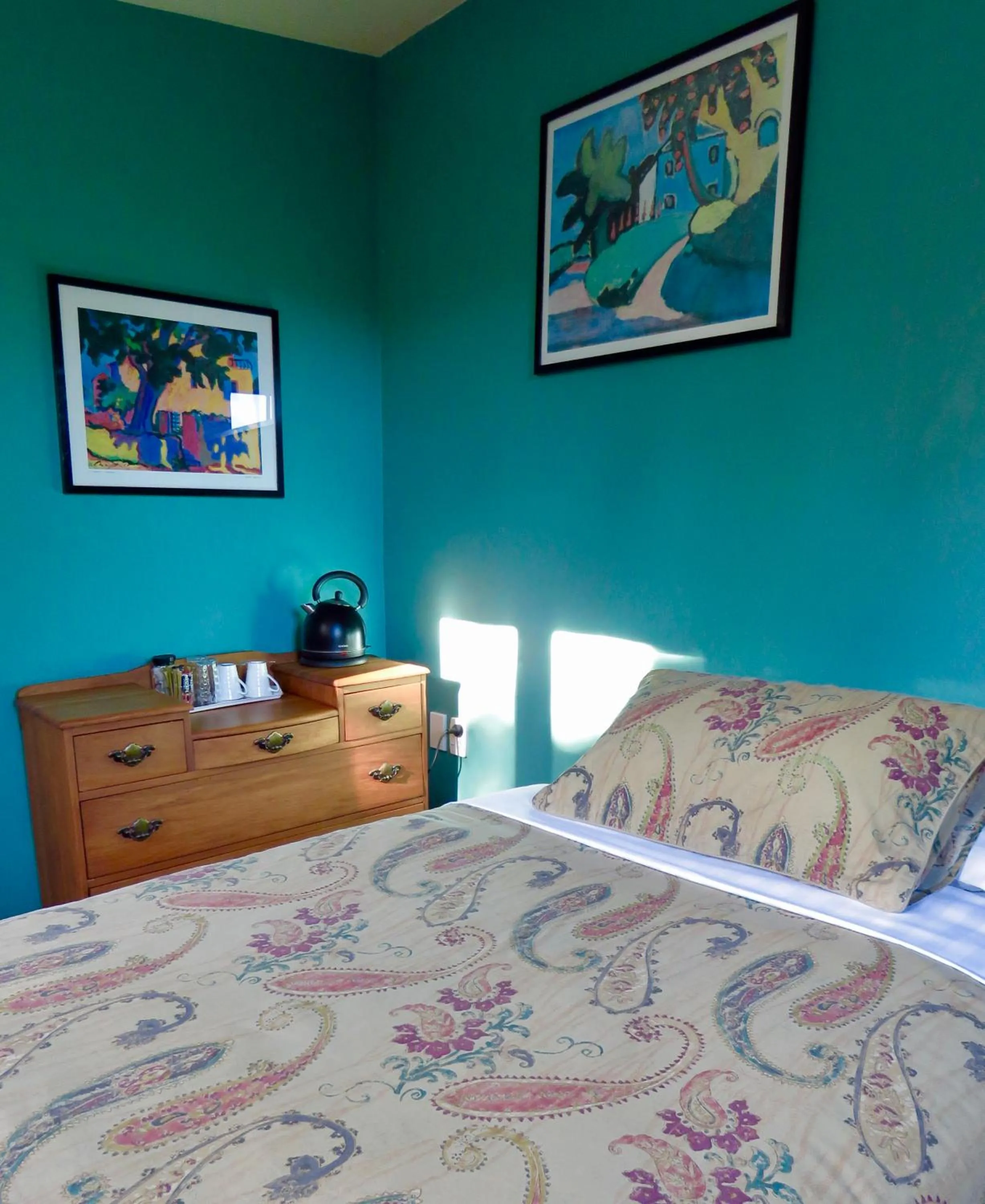 Other, Bed in Shady Rest Bed & Breakfast