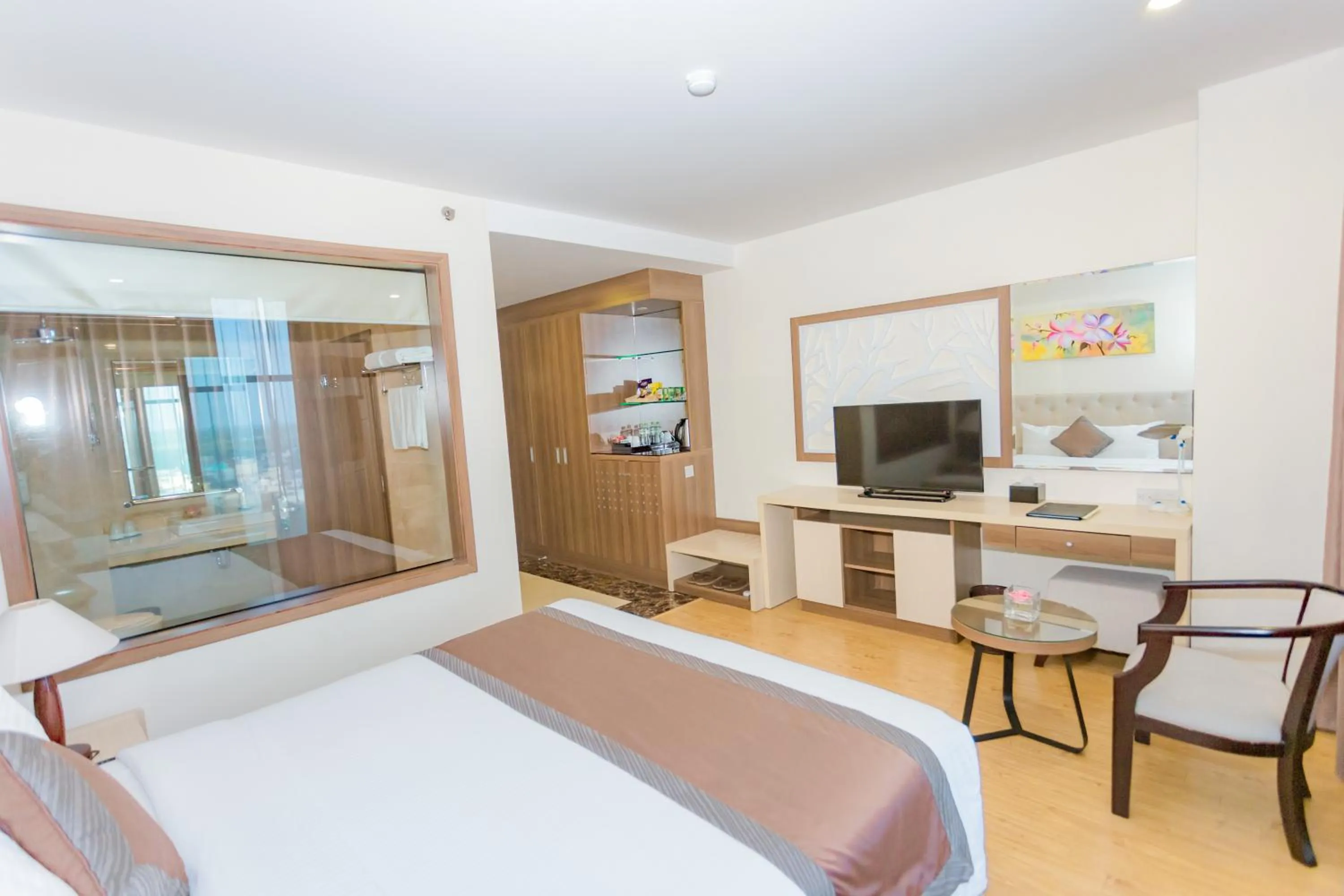 Photo of the whole room, Bed in Muong Thanh Grand Quang Nam