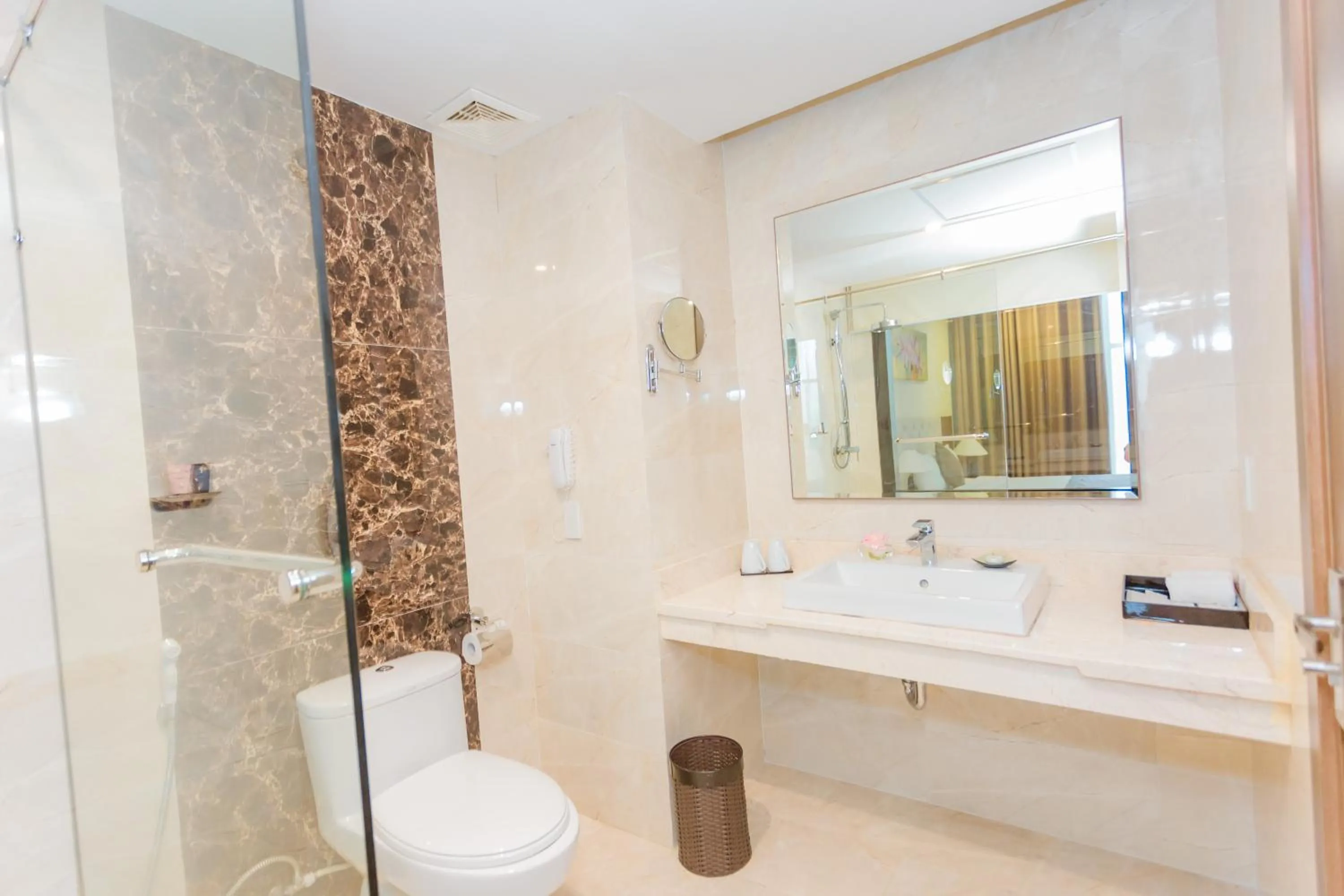 Bathroom in Muong Thanh Grand Quang Nam