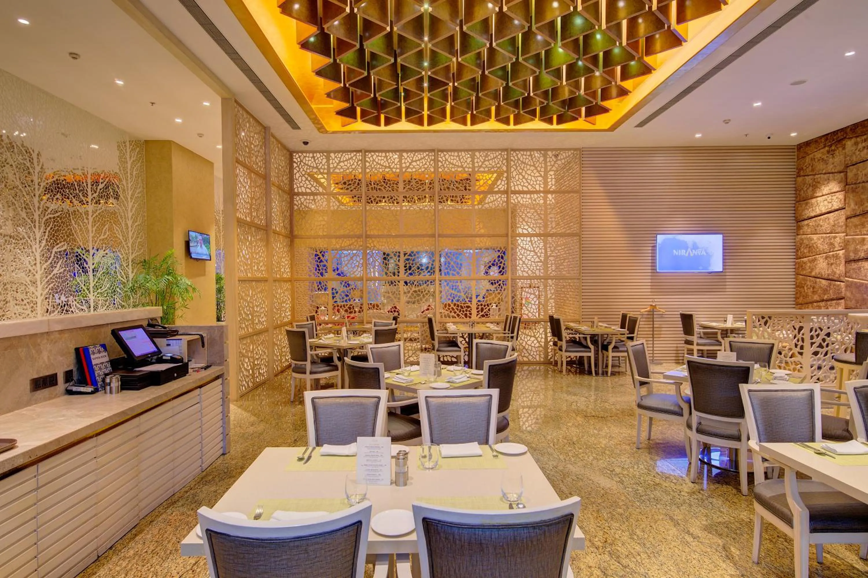 Restaurant/places to eat in Niranta Transit Hotel Terminal 2 Arrivals/Landside