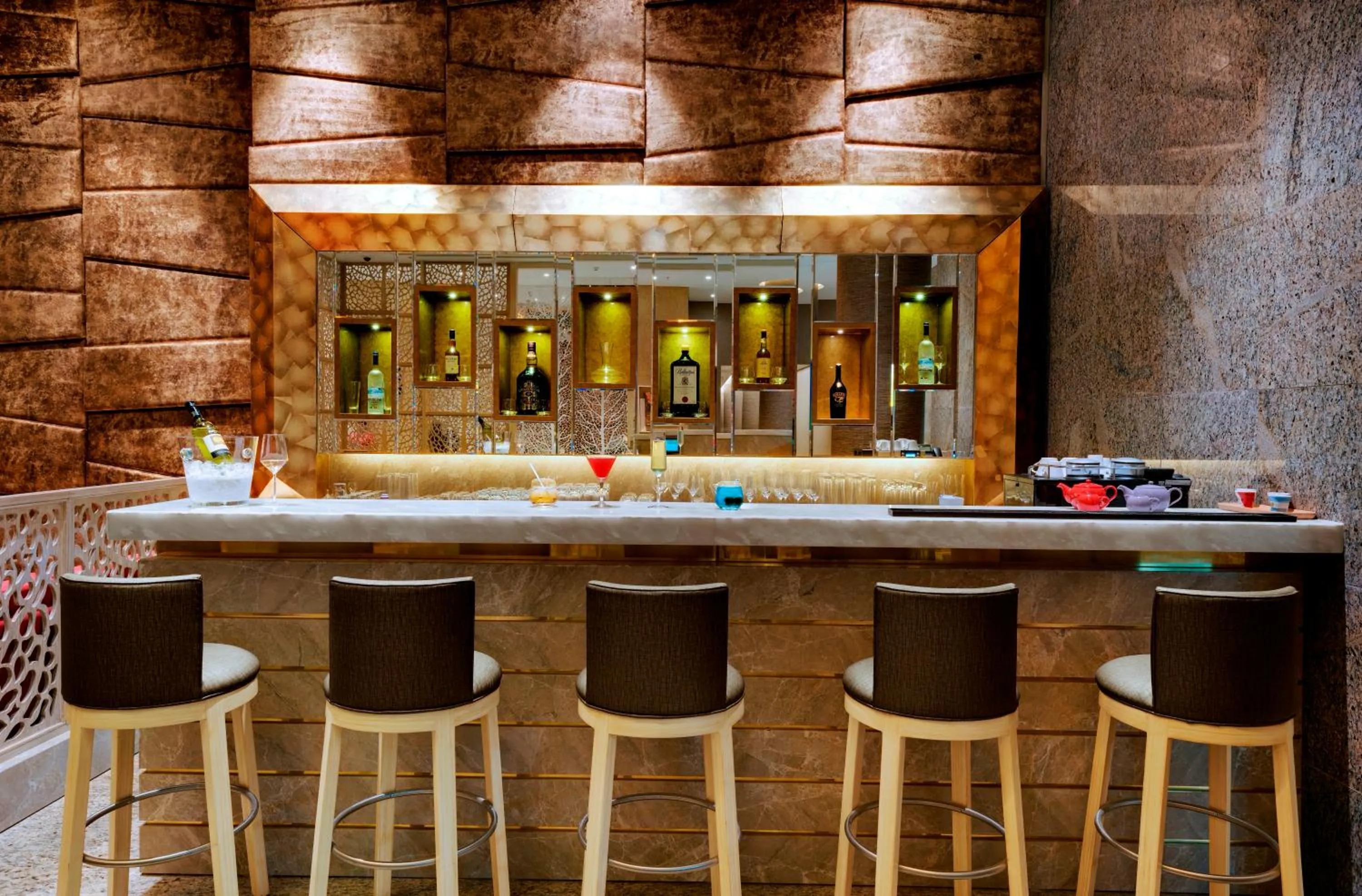 Lounge or bar in Niranta Transit Hotel Terminal 2 Arrivals/Landside