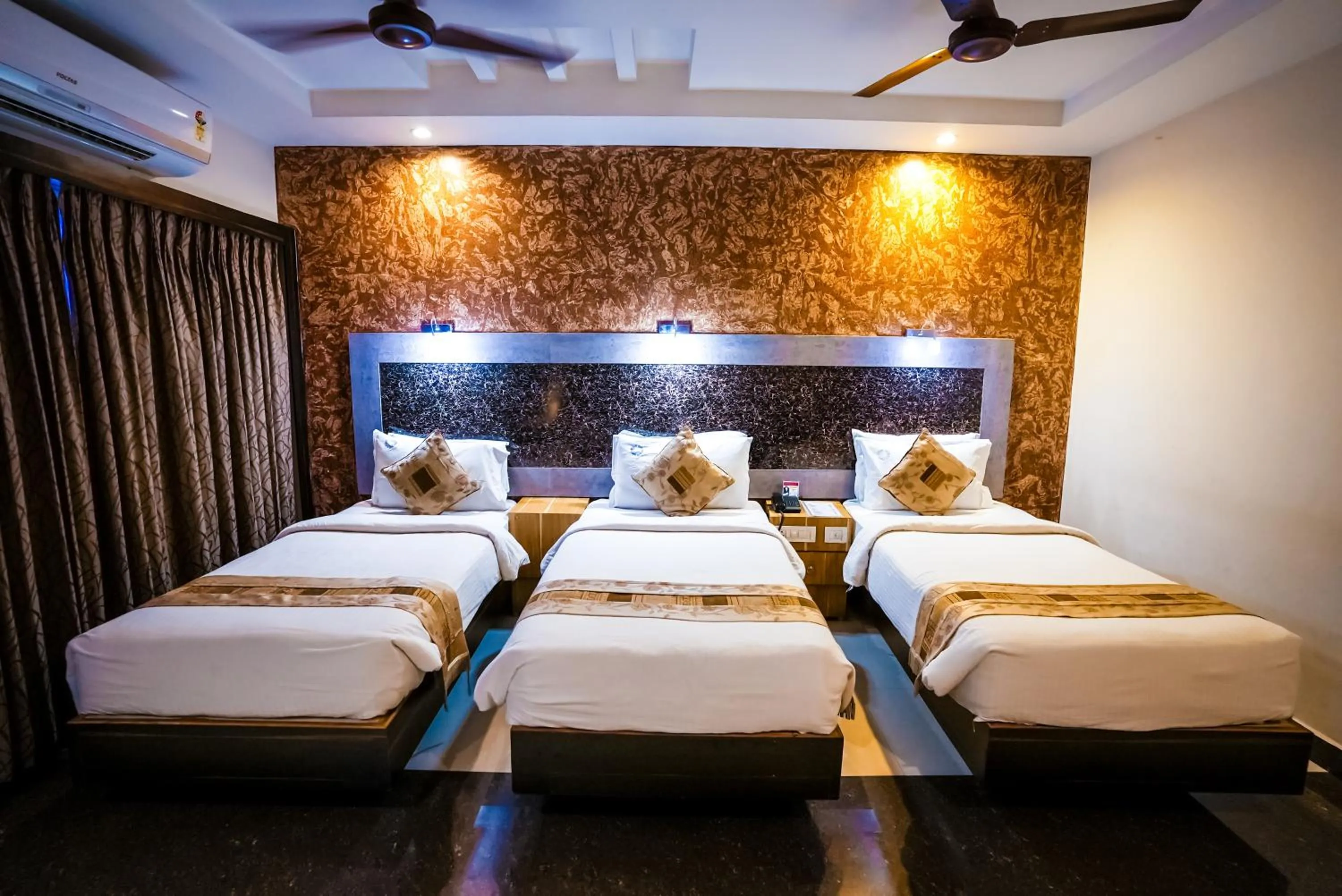 Bedroom, Bed in Hotel Mayas