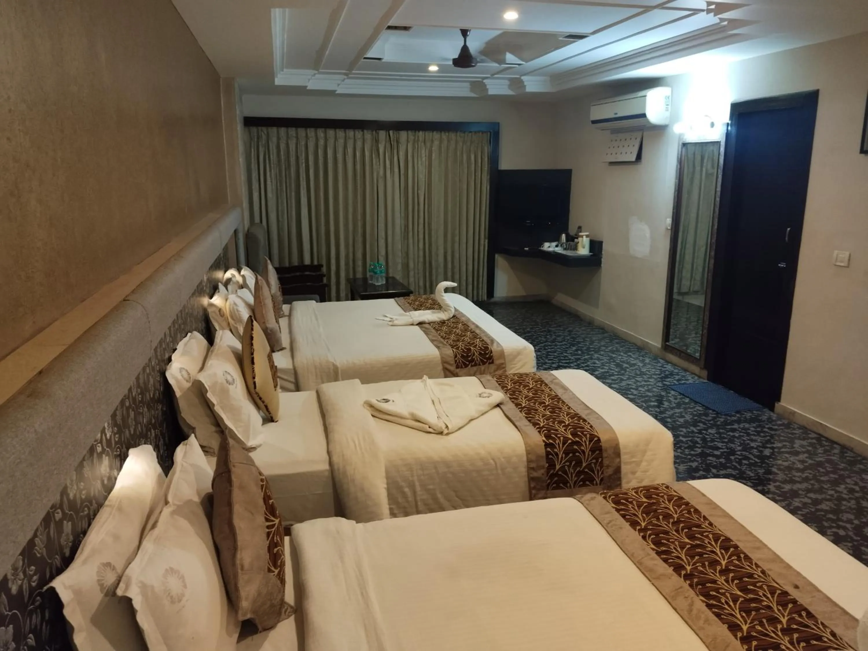 Bedroom, Bed in Hotel Mayas