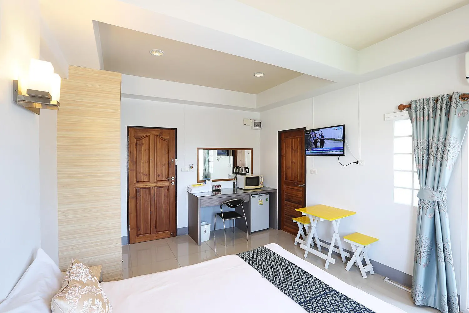 Photo of the whole room, Bed in V Place Residence