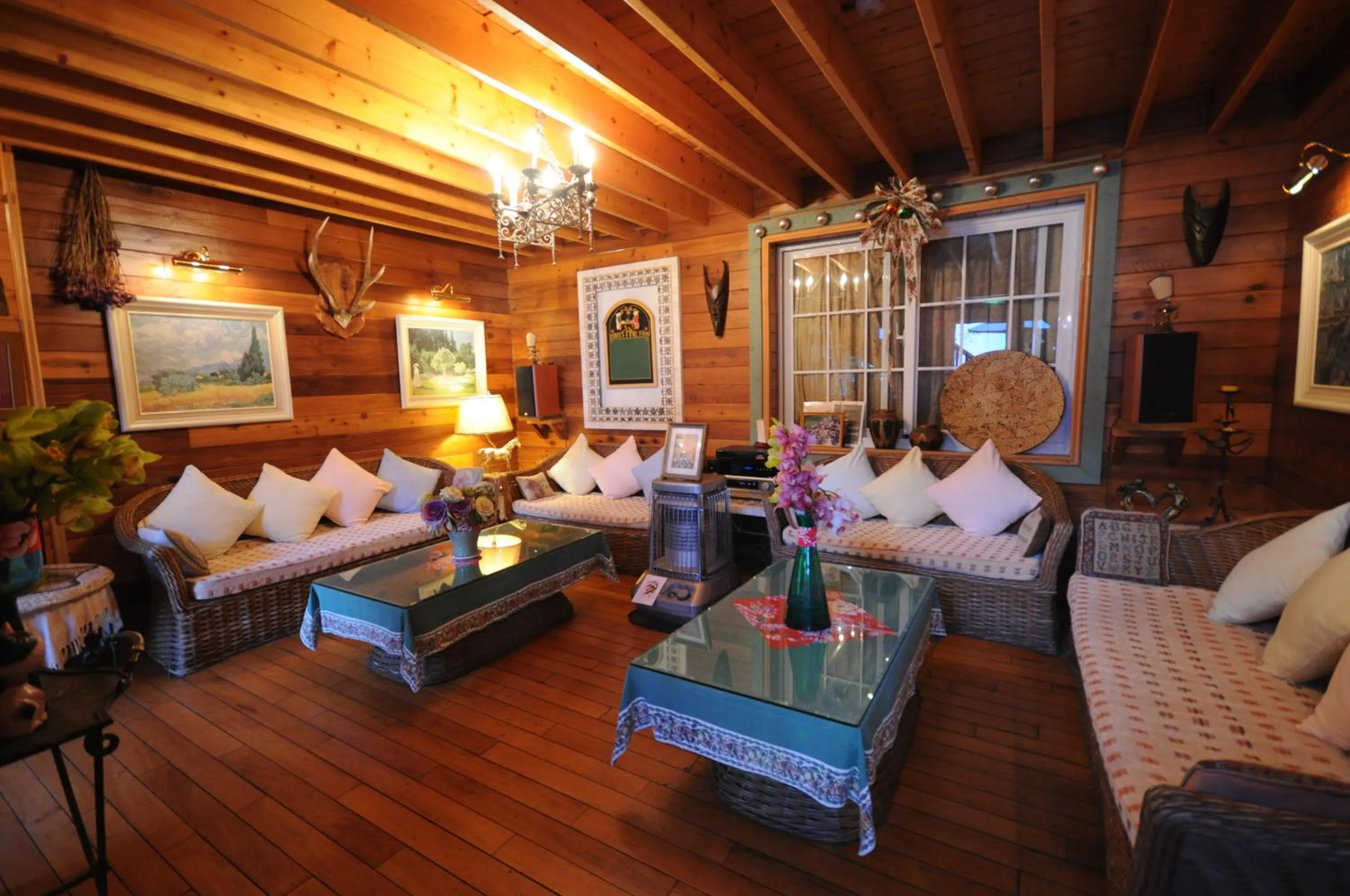 Communal lounge/ TV room in Cingjing Hanging Garden & Resort