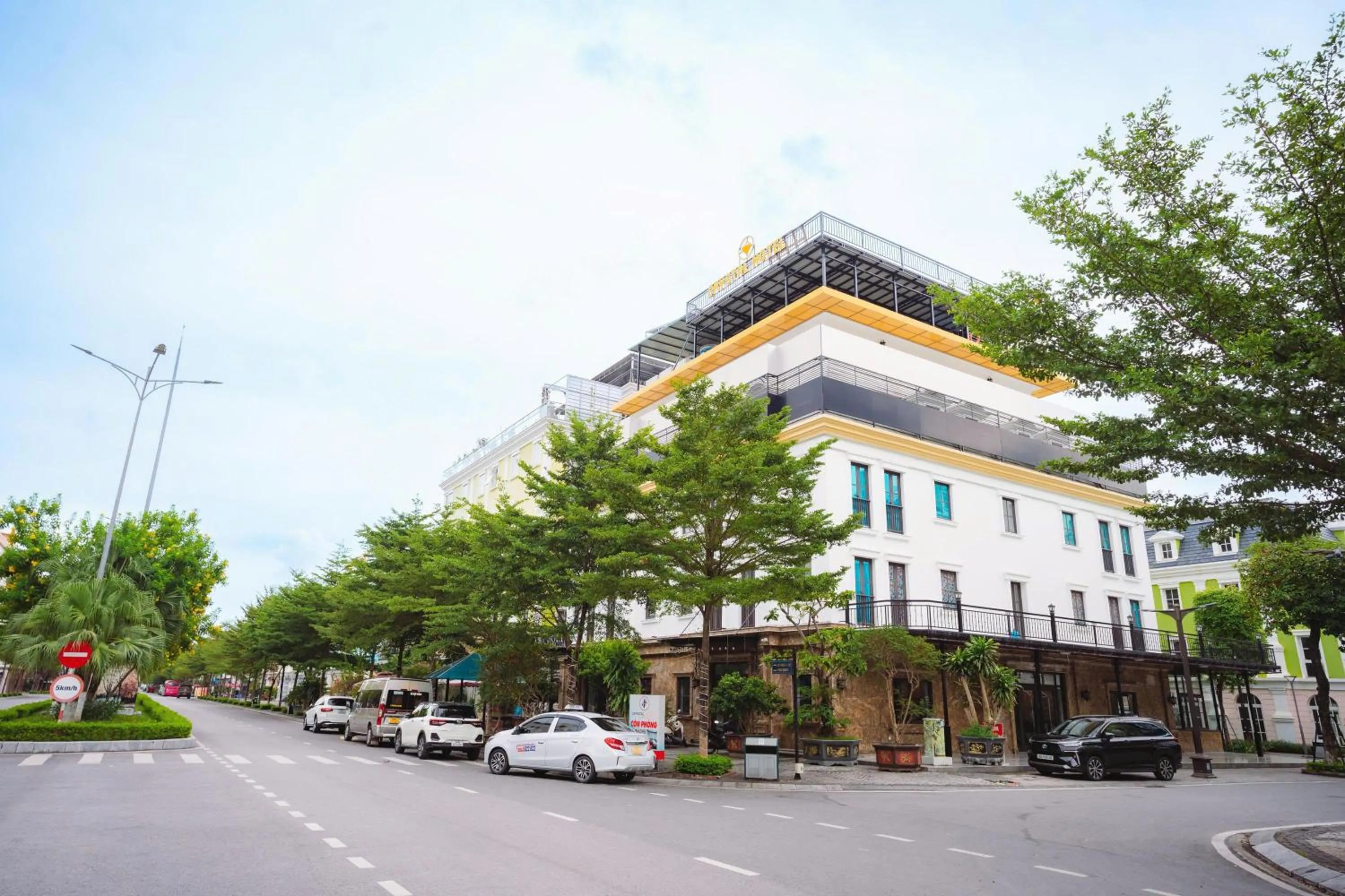 Property building in Skyview Hotel Halong