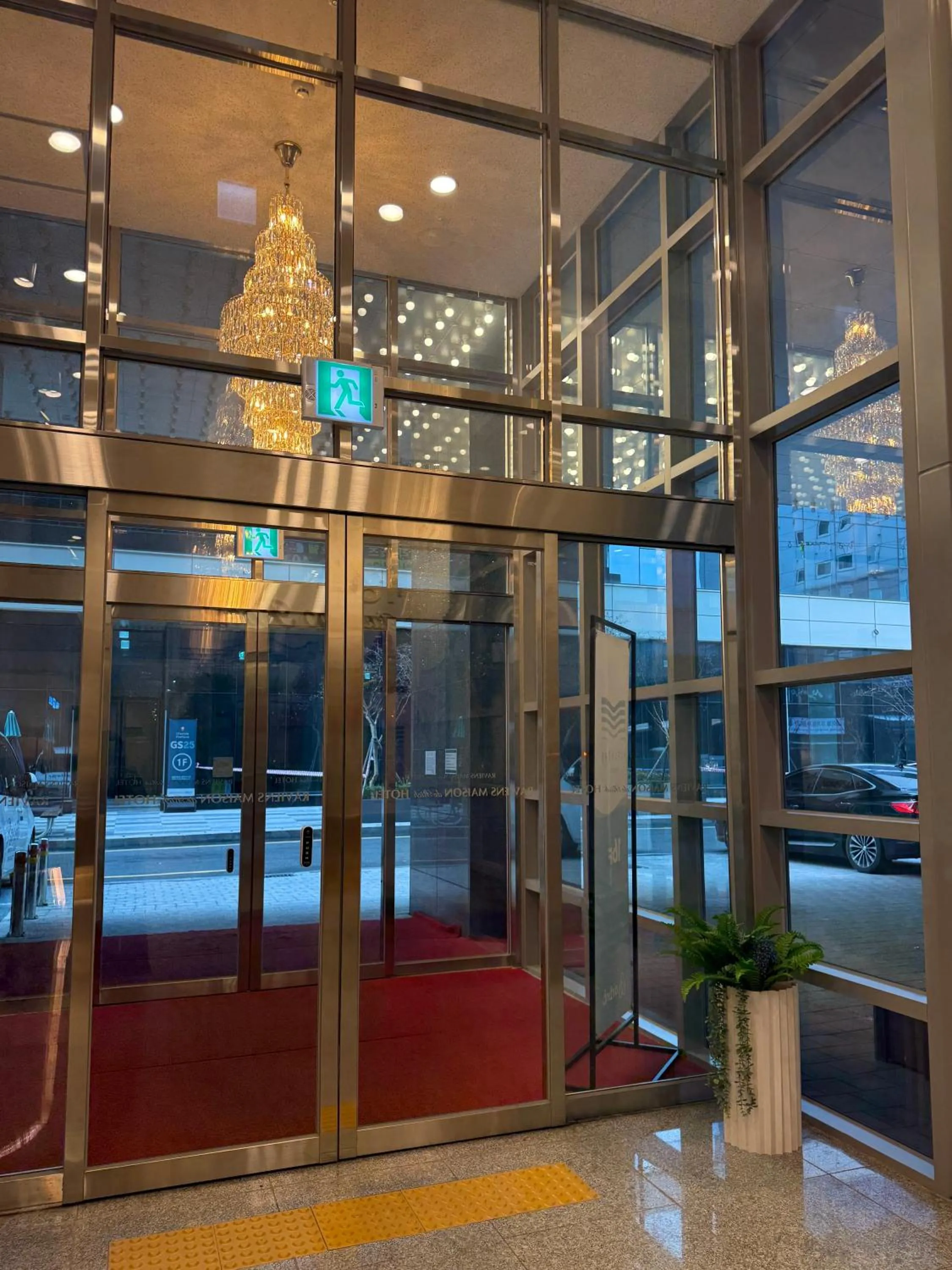 Raviens Maison de Hotel