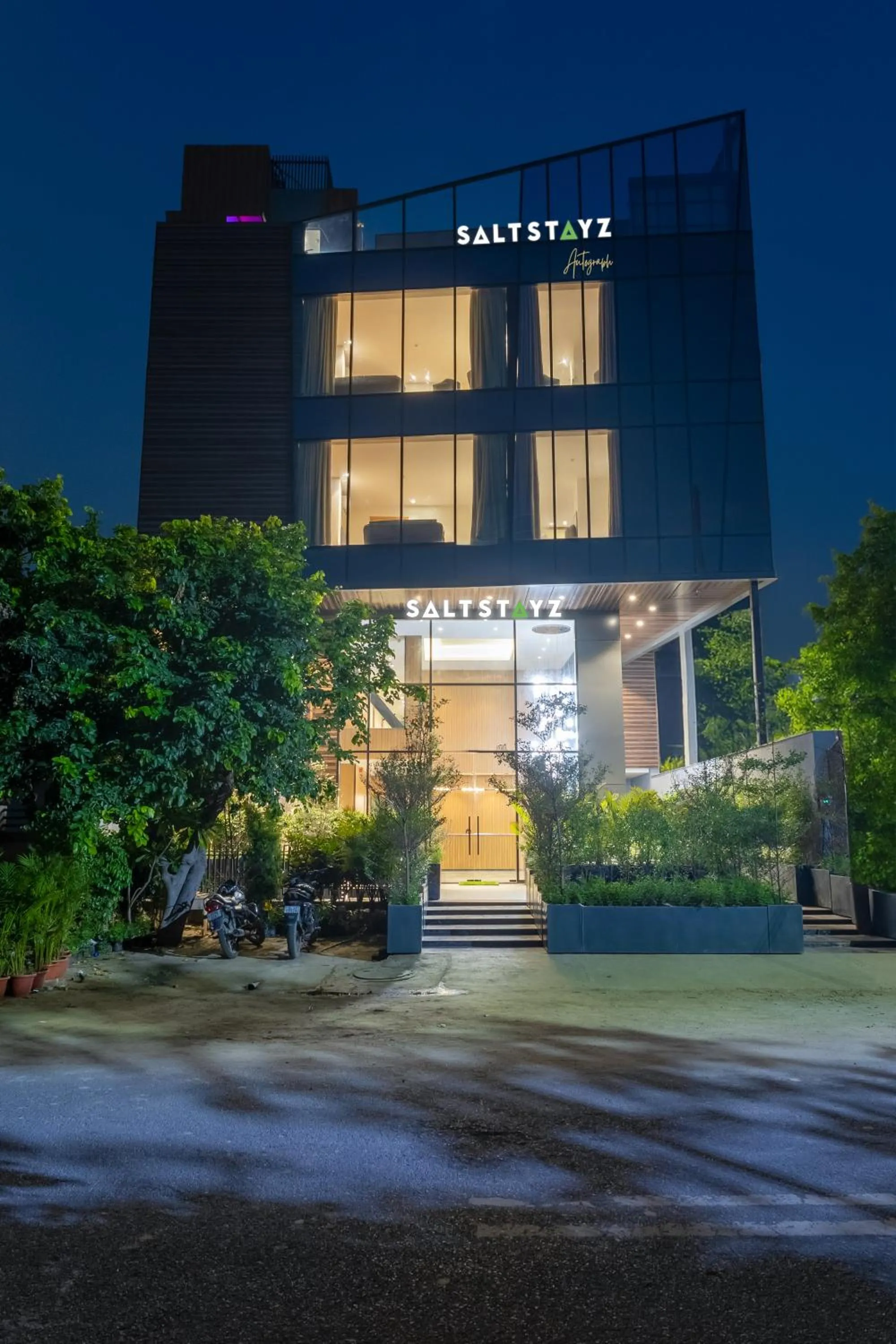 Property building in Saltstayz Autograph - Advant & Sector 144