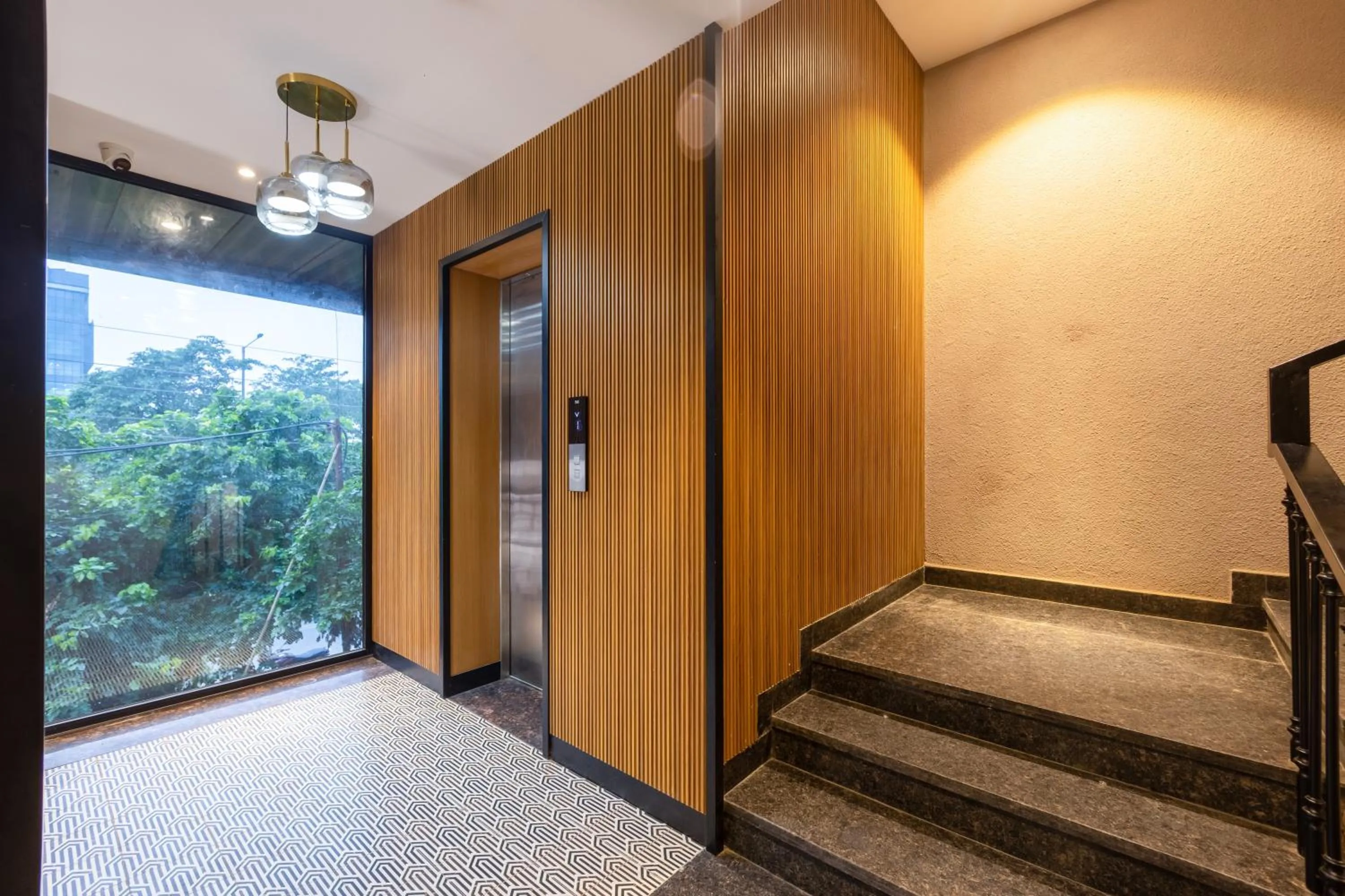 elevator in Saltstayz Autograph - Advant & Sector 144