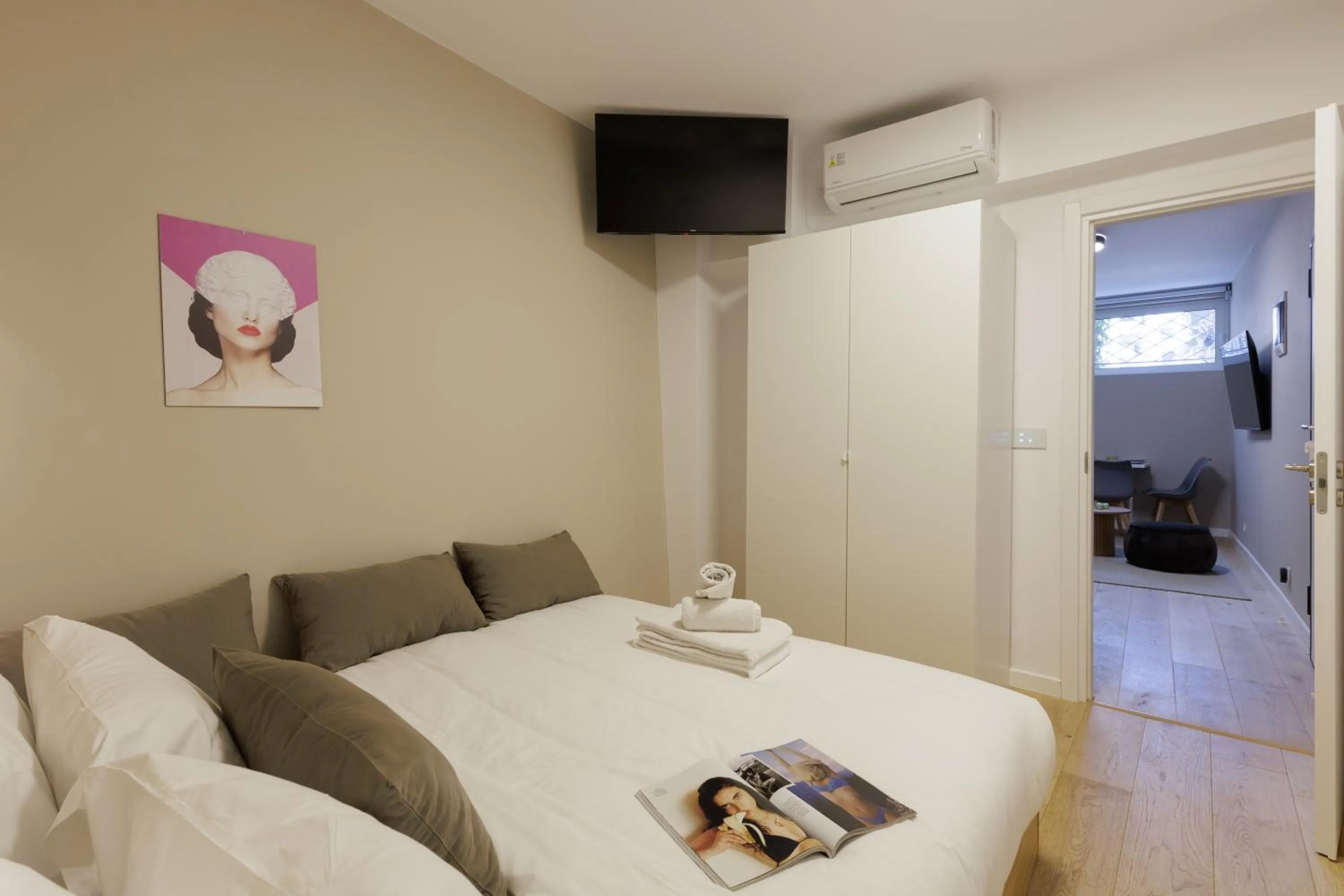 Bed in Incanto Boutique Suites - Koukaki