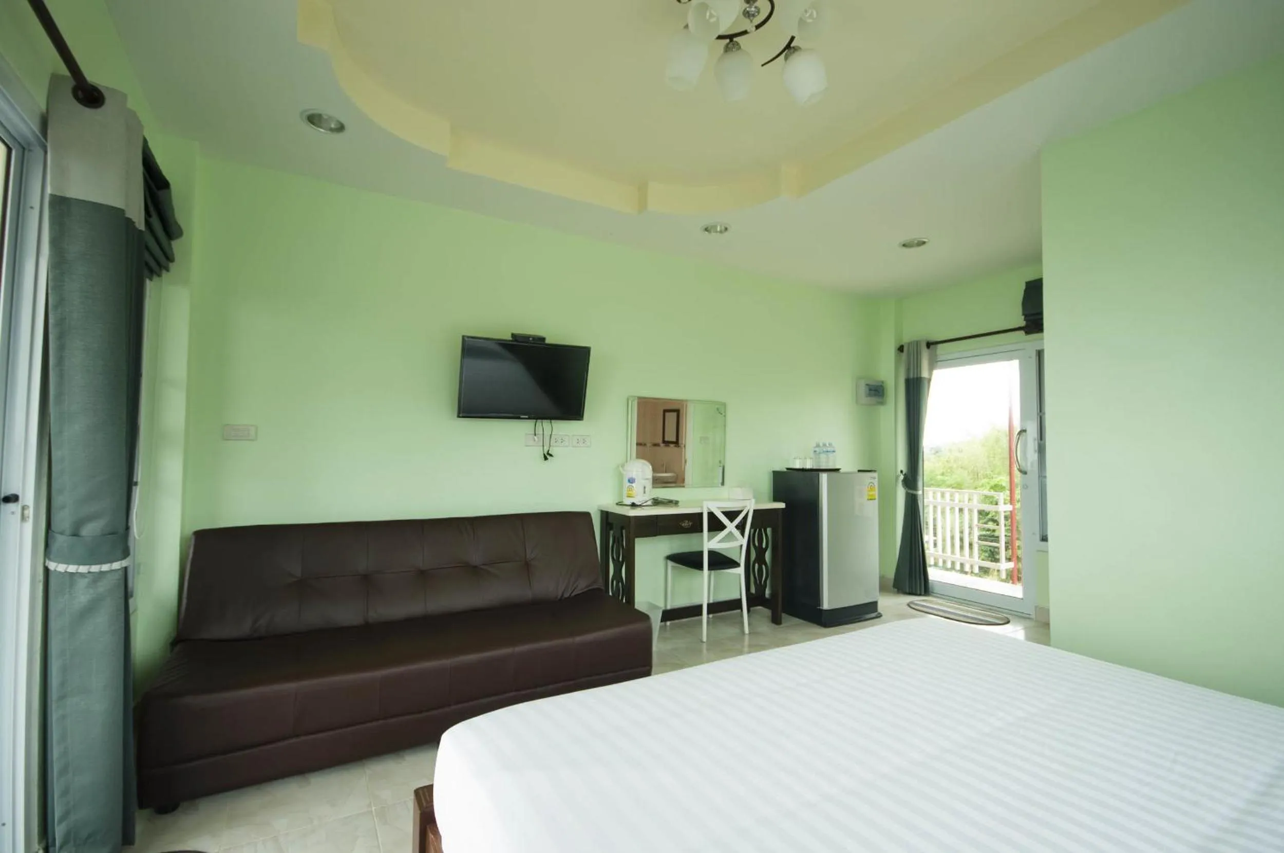 TV and multimedia, Bed in Hotel Viewpoint Khao Koh