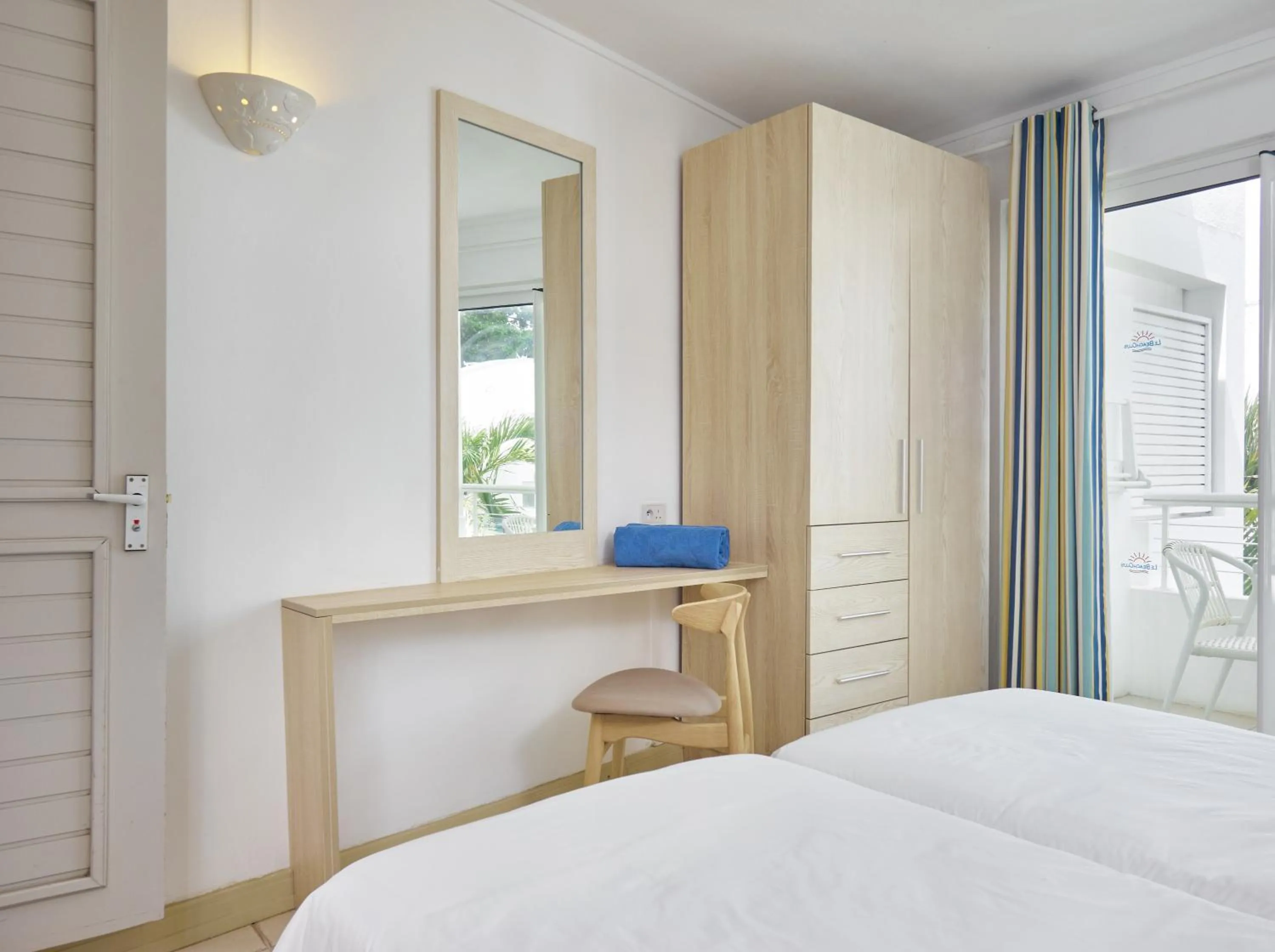 Balcony/Terrace, Bed in Le Beachclub