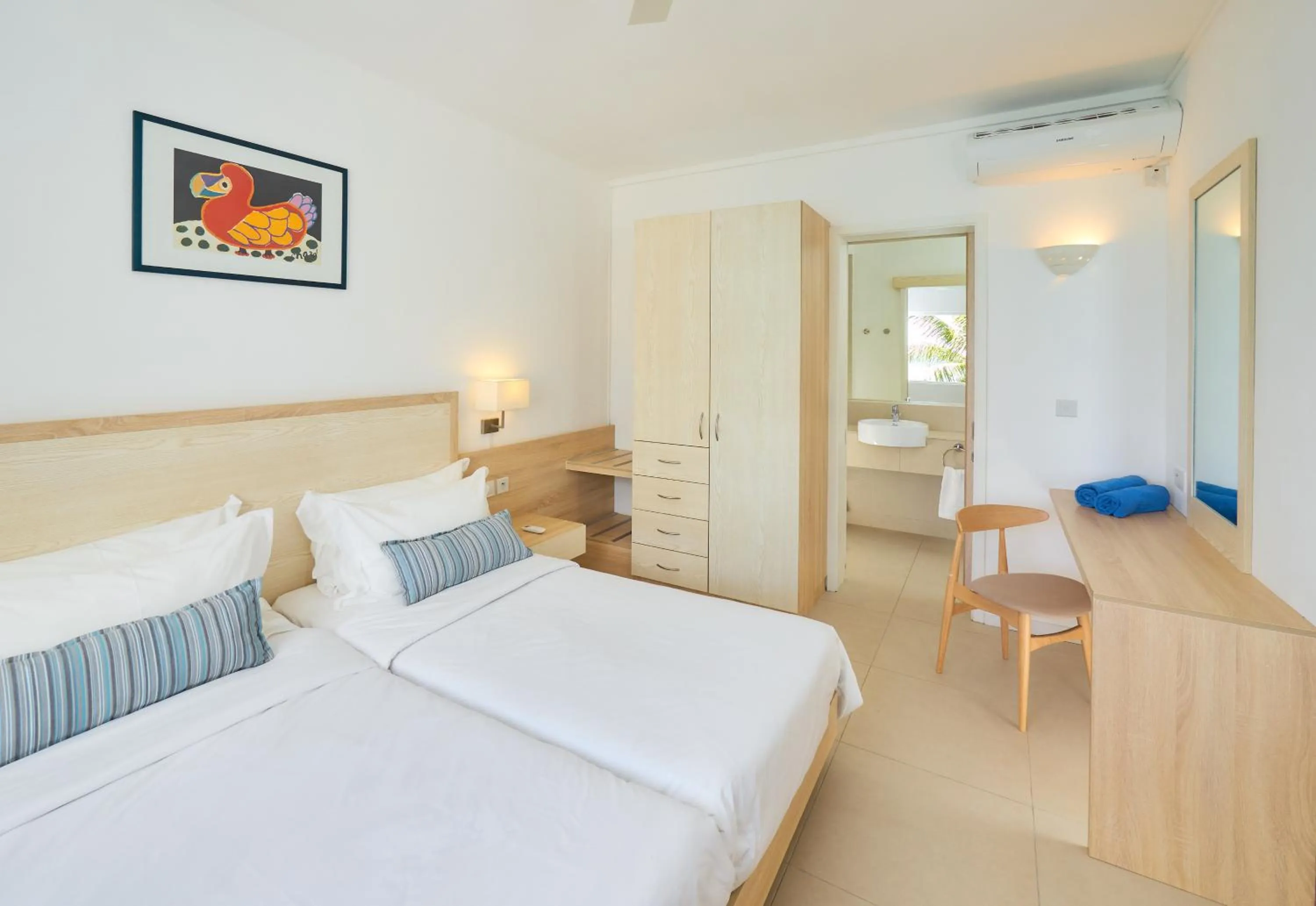 Shower, Bed in Le Beachclub