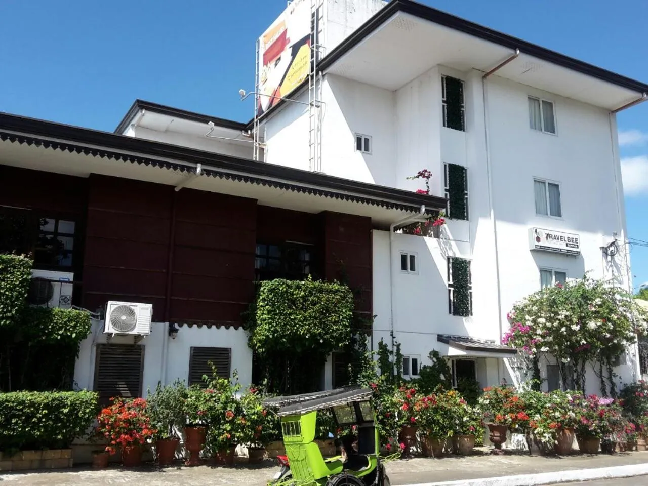 Property building in Travelbee Heritage Inn