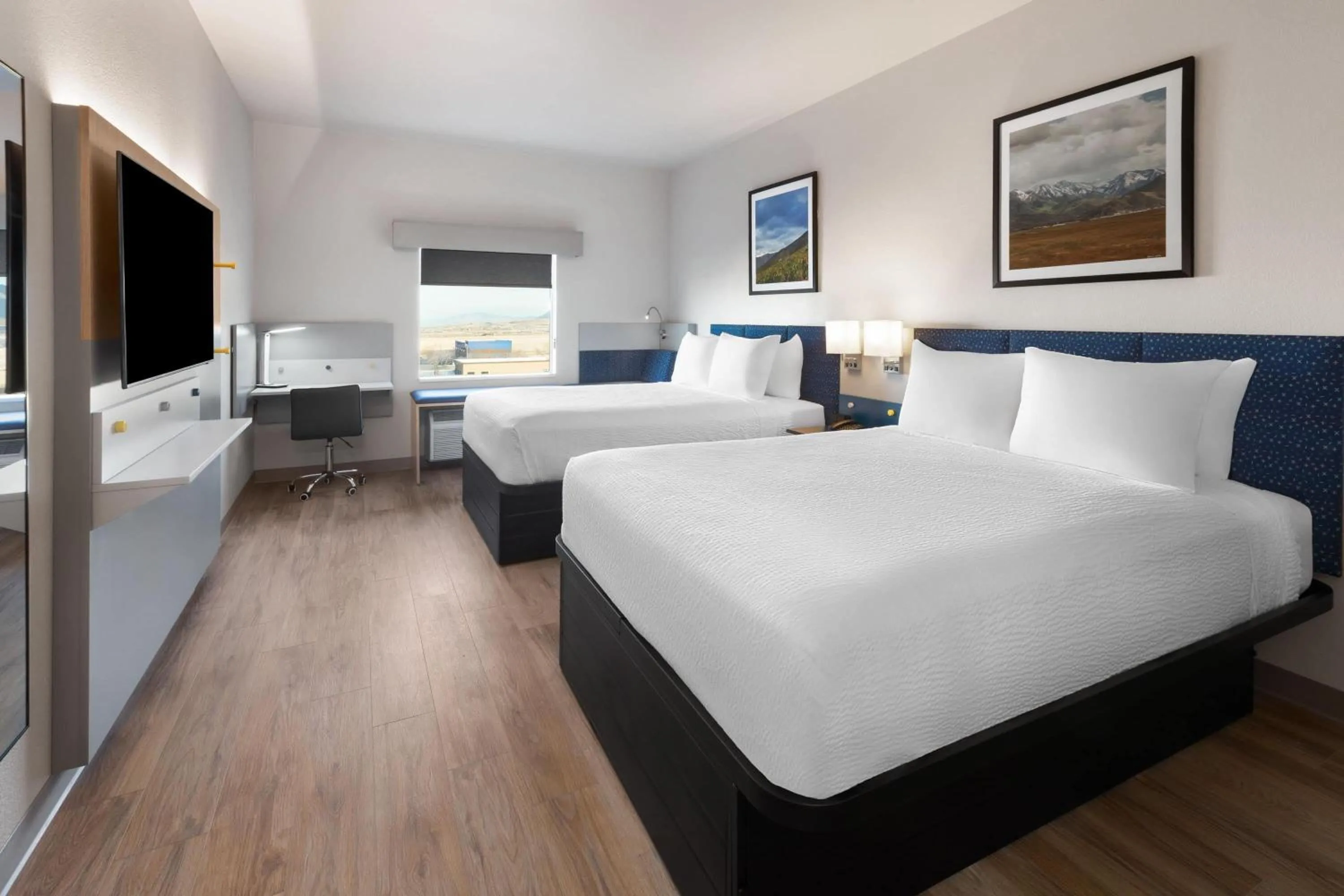 Photo of the whole room, Bed in Microtel Inn & Suites by Wyndham Tooele