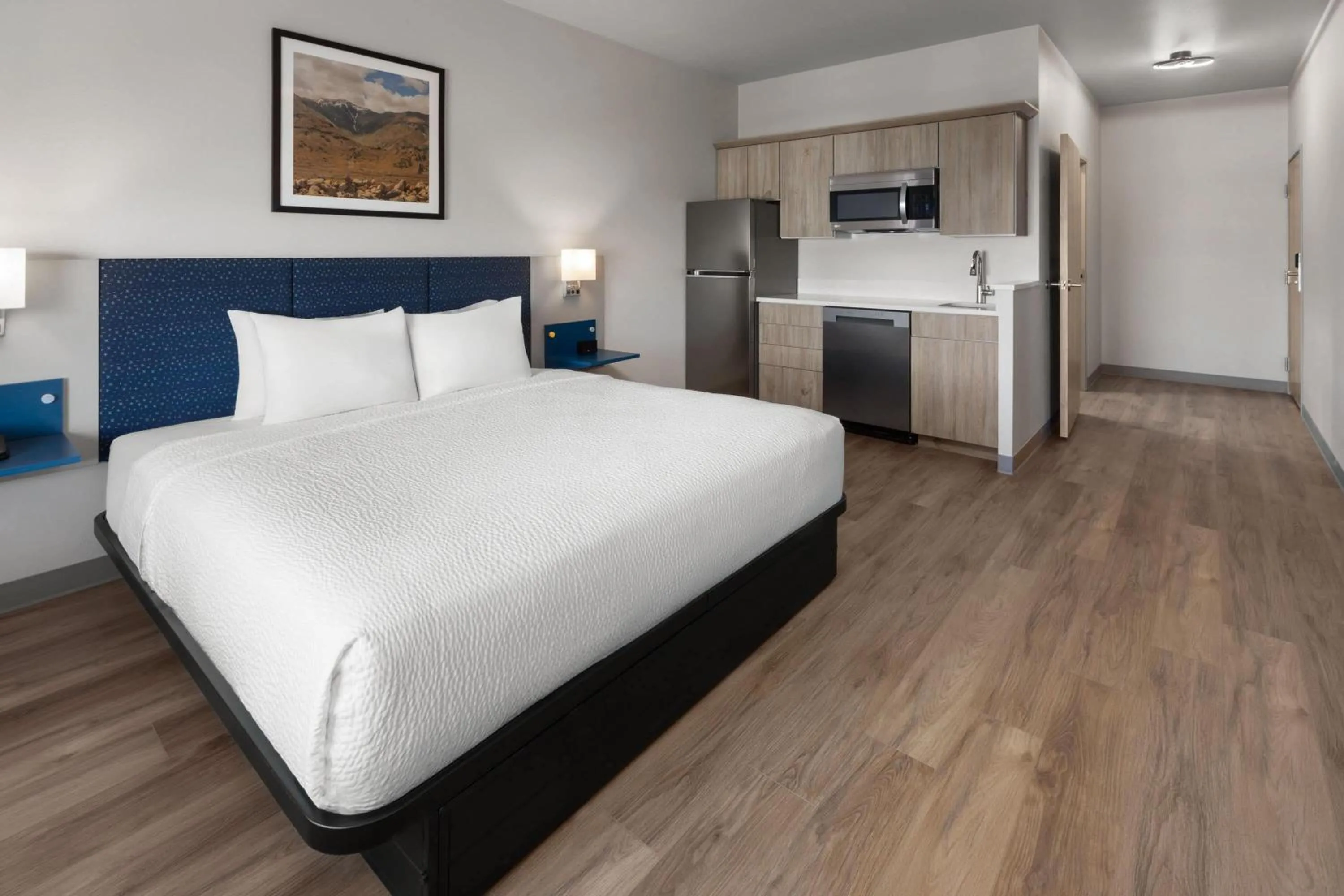 Photo of the whole room, Bed in Microtel Inn & Suites by Wyndham Tooele