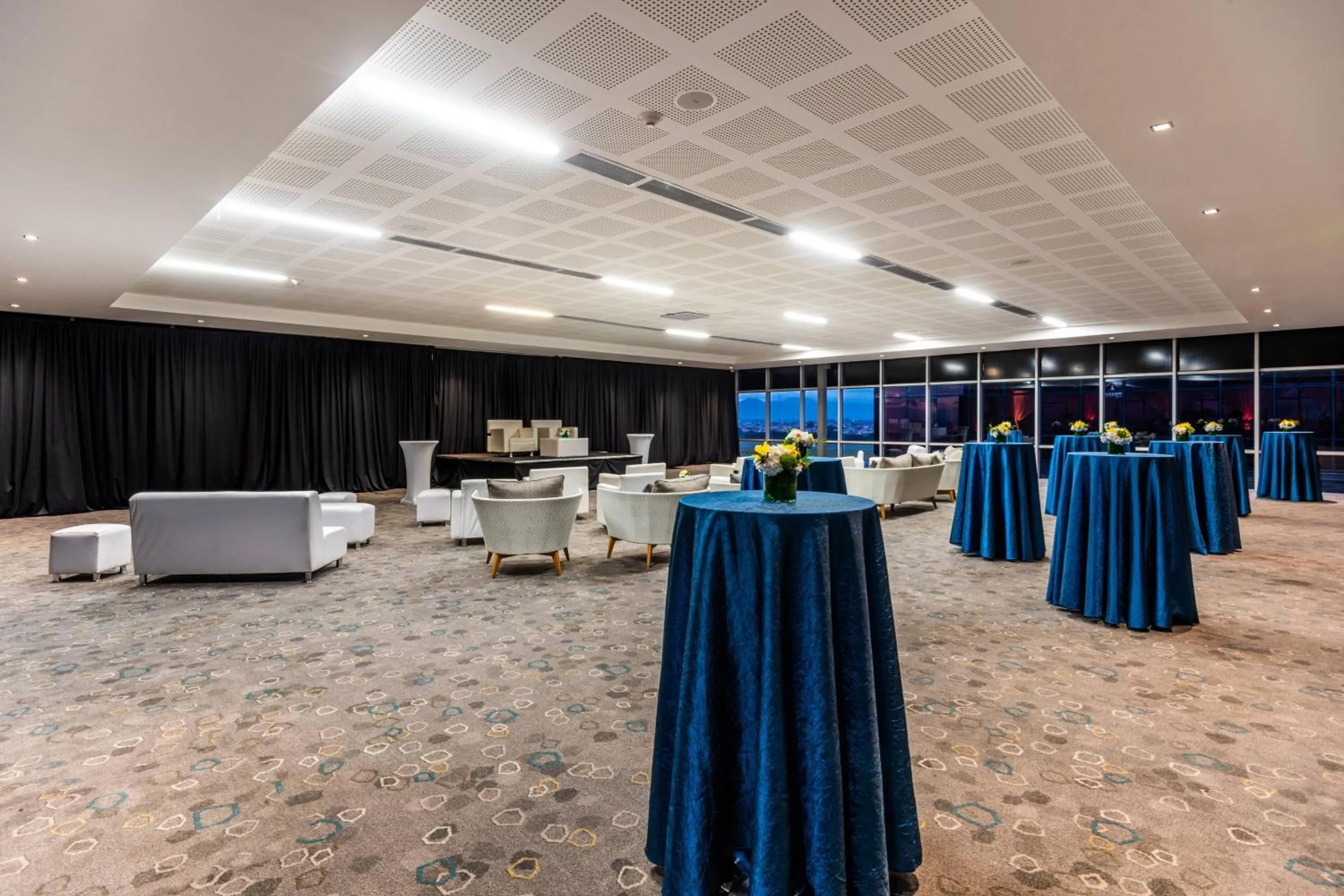 Meeting/conference room in Courtyard by Marriott Bogota Airport