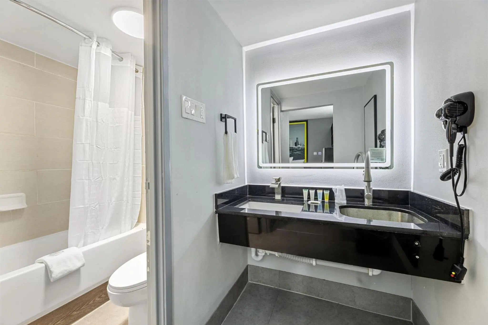 Super 8 by Wyndham Texas City