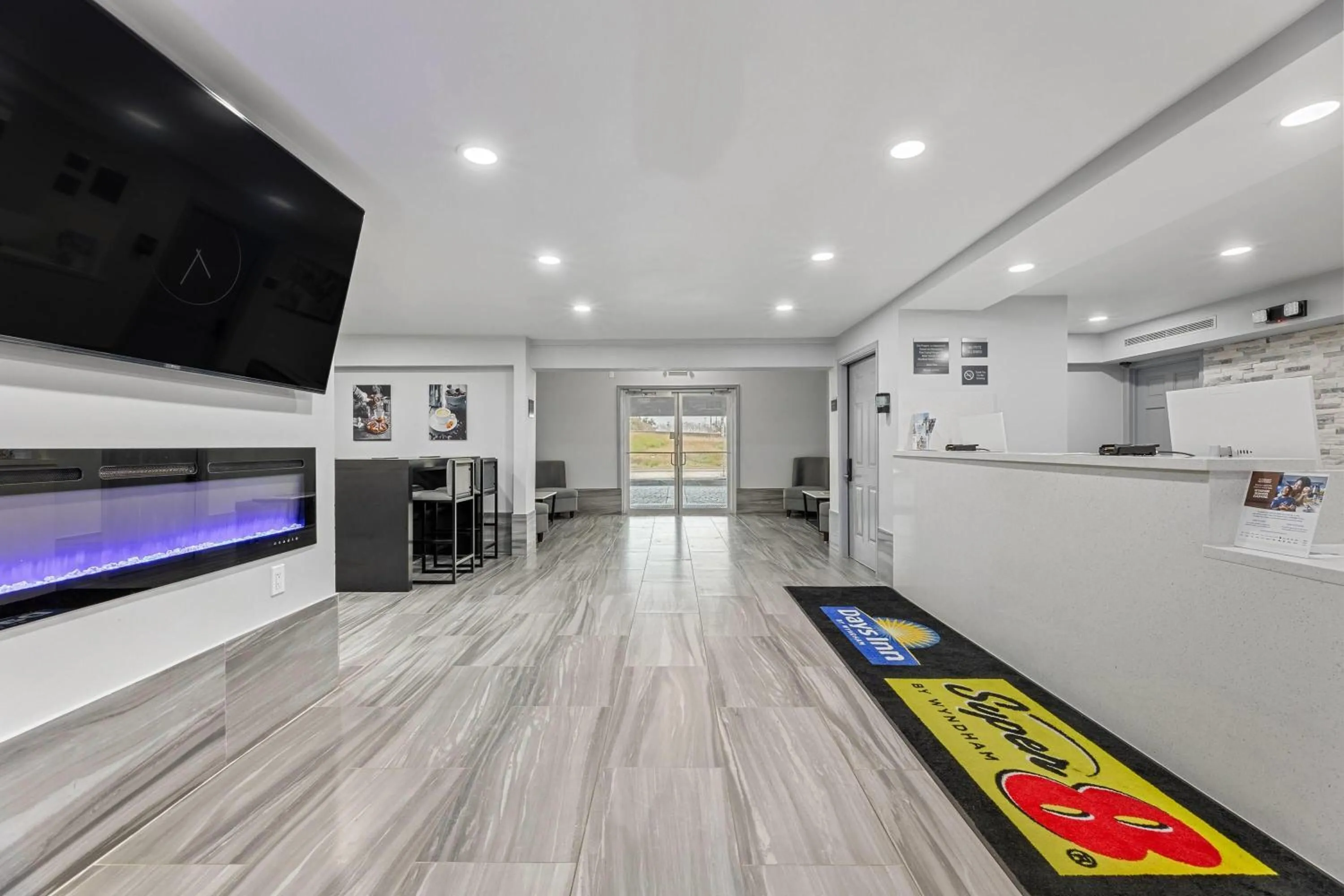 Lobby or reception in Super 8 by Wyndham Texas City