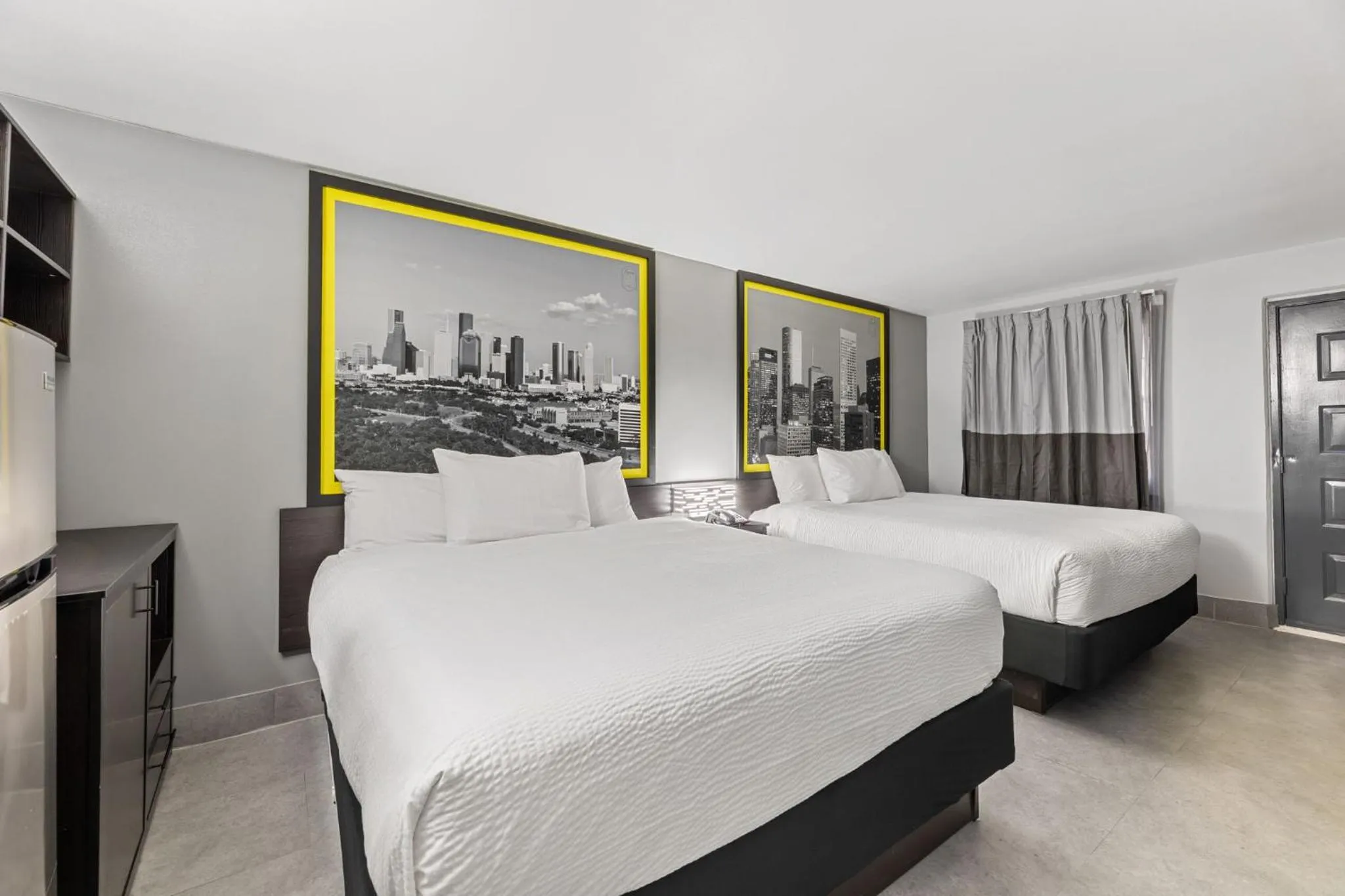 Bed in Super 8 by Wyndham Texas City