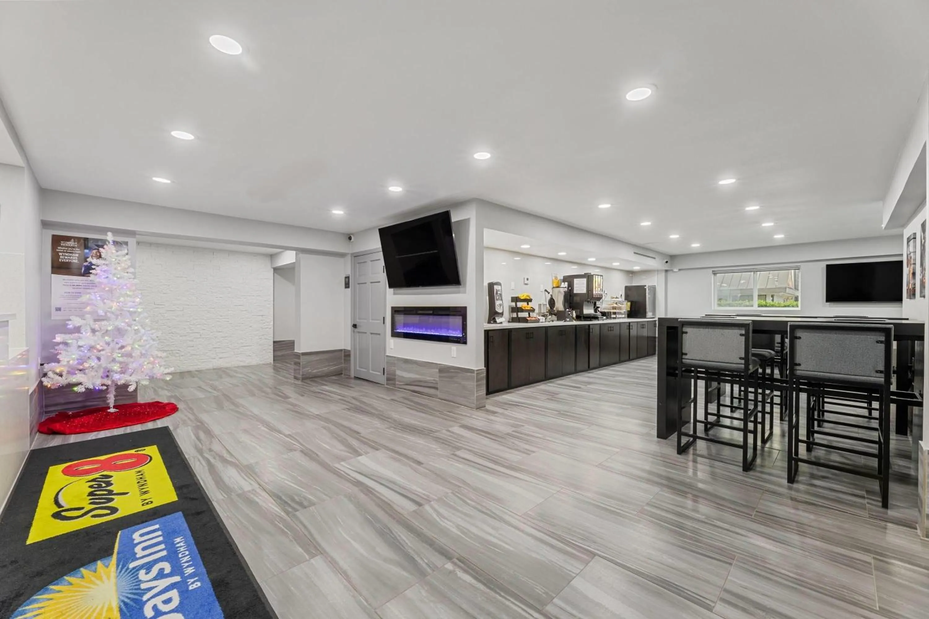 Lobby or reception in Super 8 by Wyndham Texas City