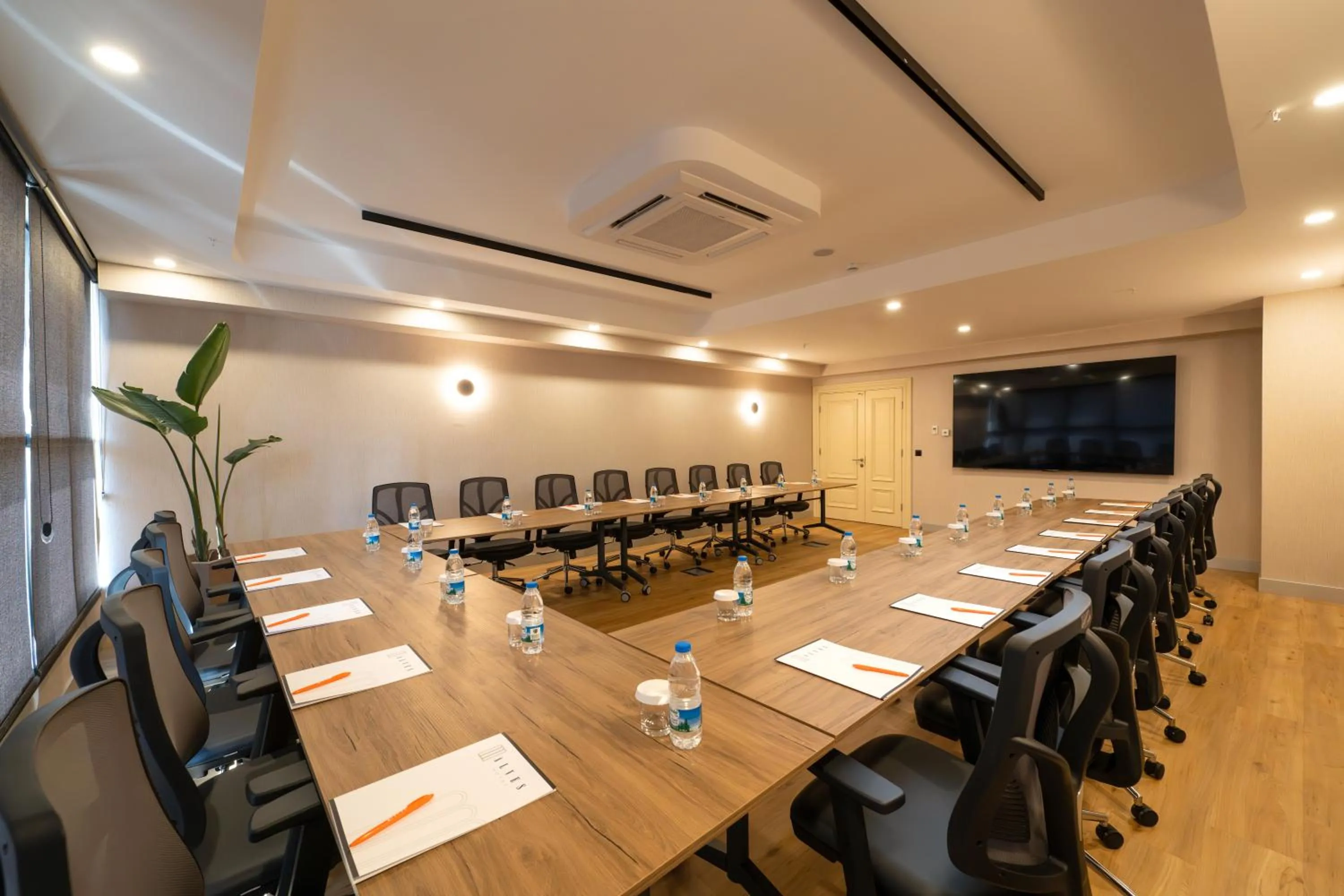 Meeting/conference room in Alves Hotel