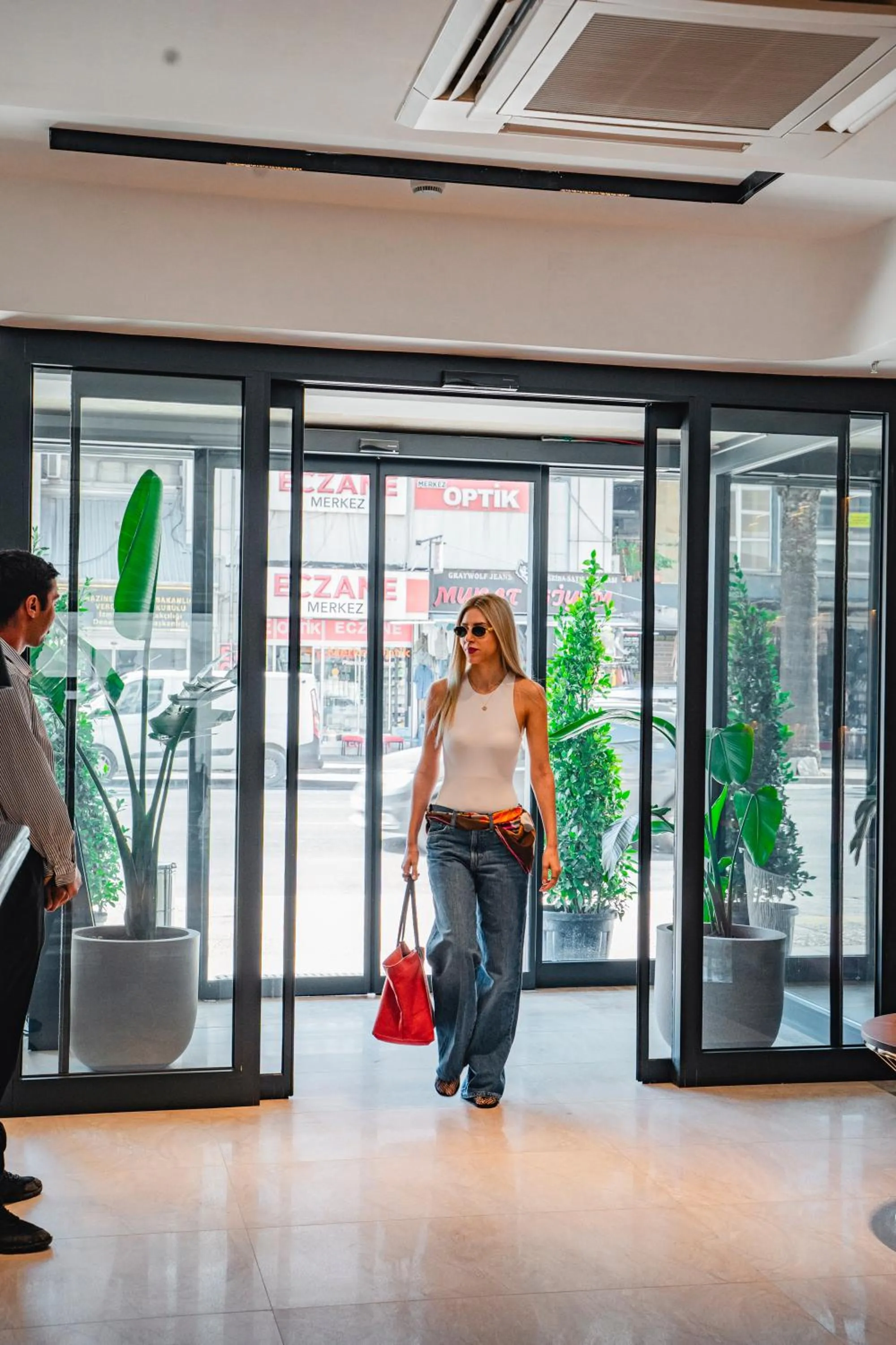 Facade/entrance in Alves Hotel
