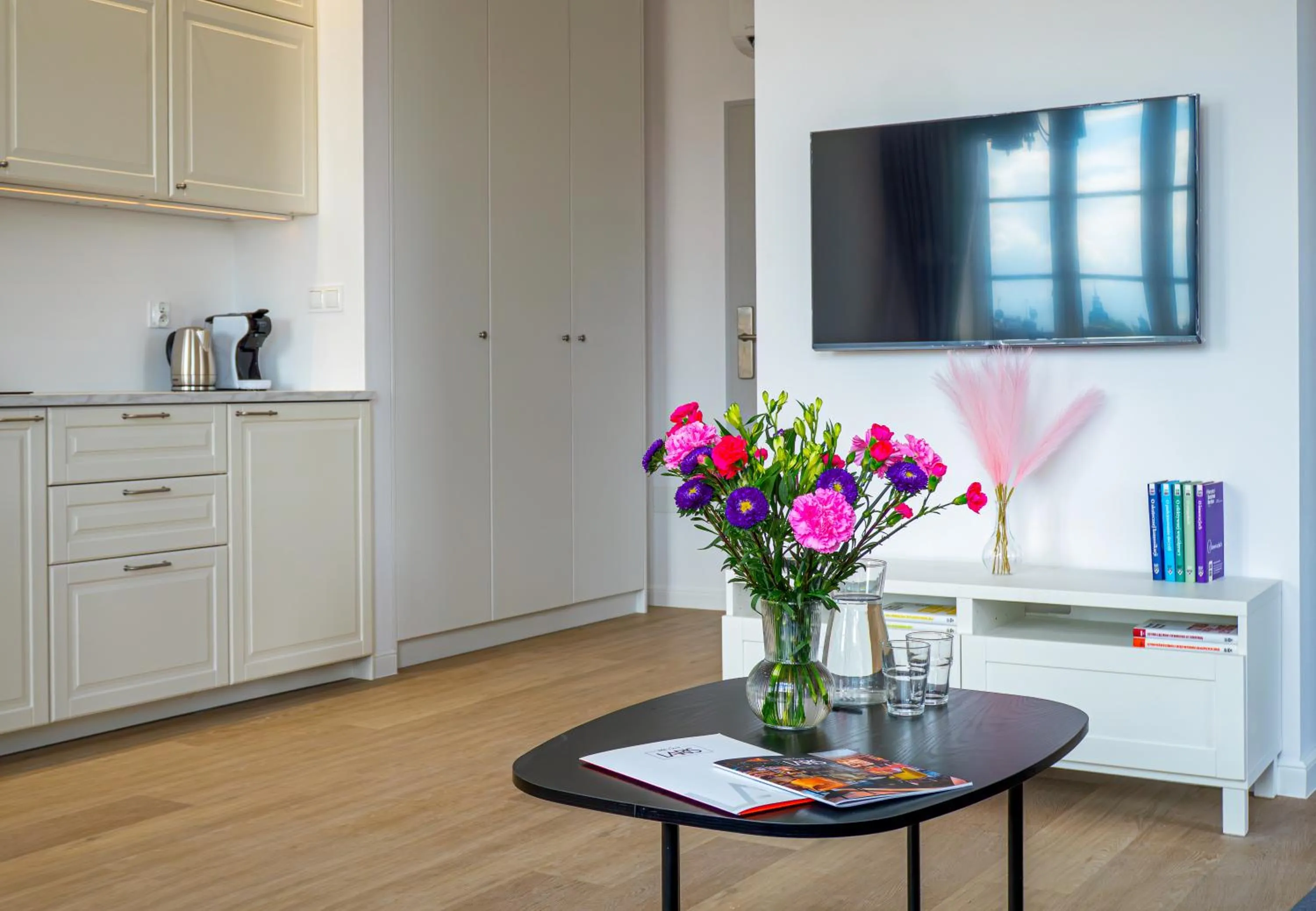 TV and multimedia in Długa 17 Residence