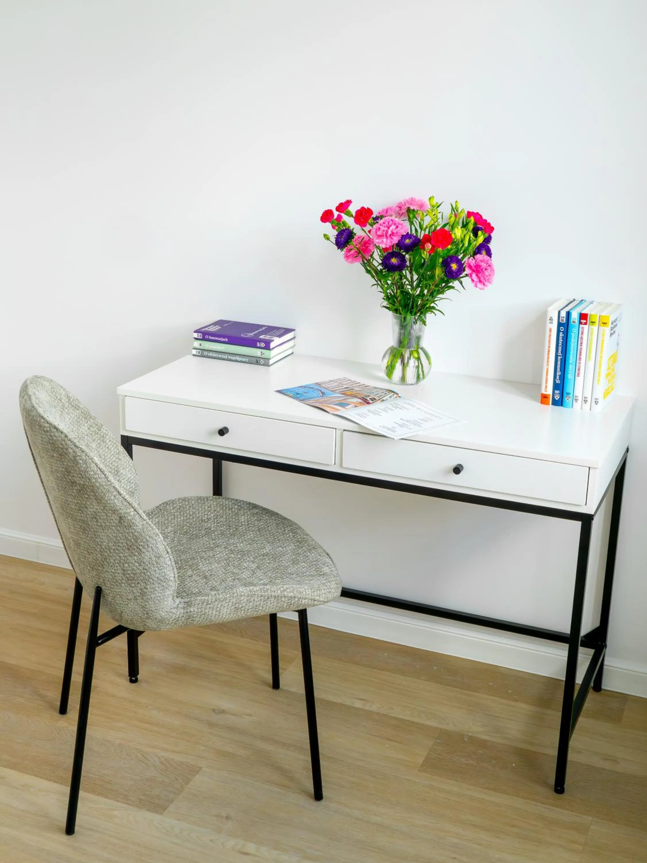 Seating area in Długa 17 Residence