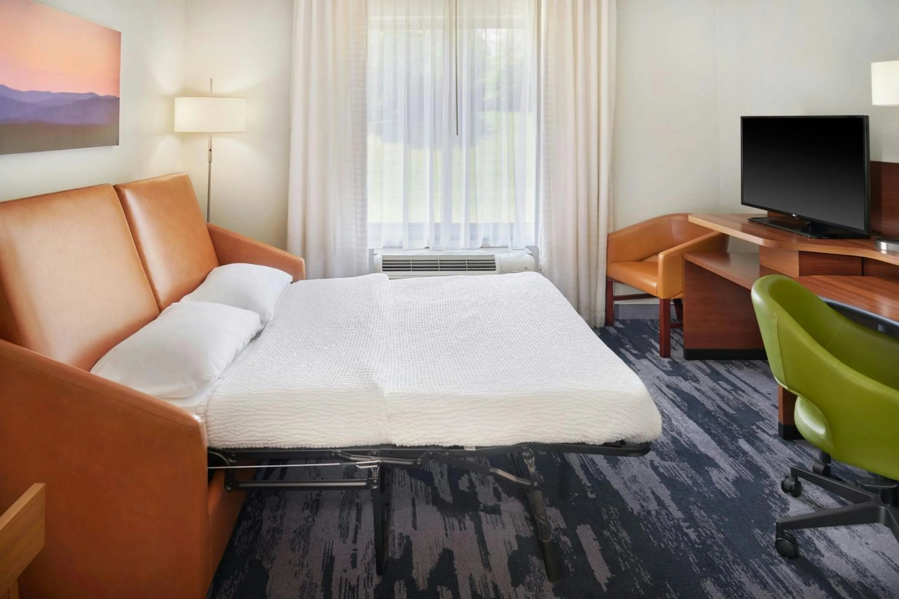 Photo of the whole room, Bed in Fairfield Inn & Suites by Marriott Reading Wyomissing