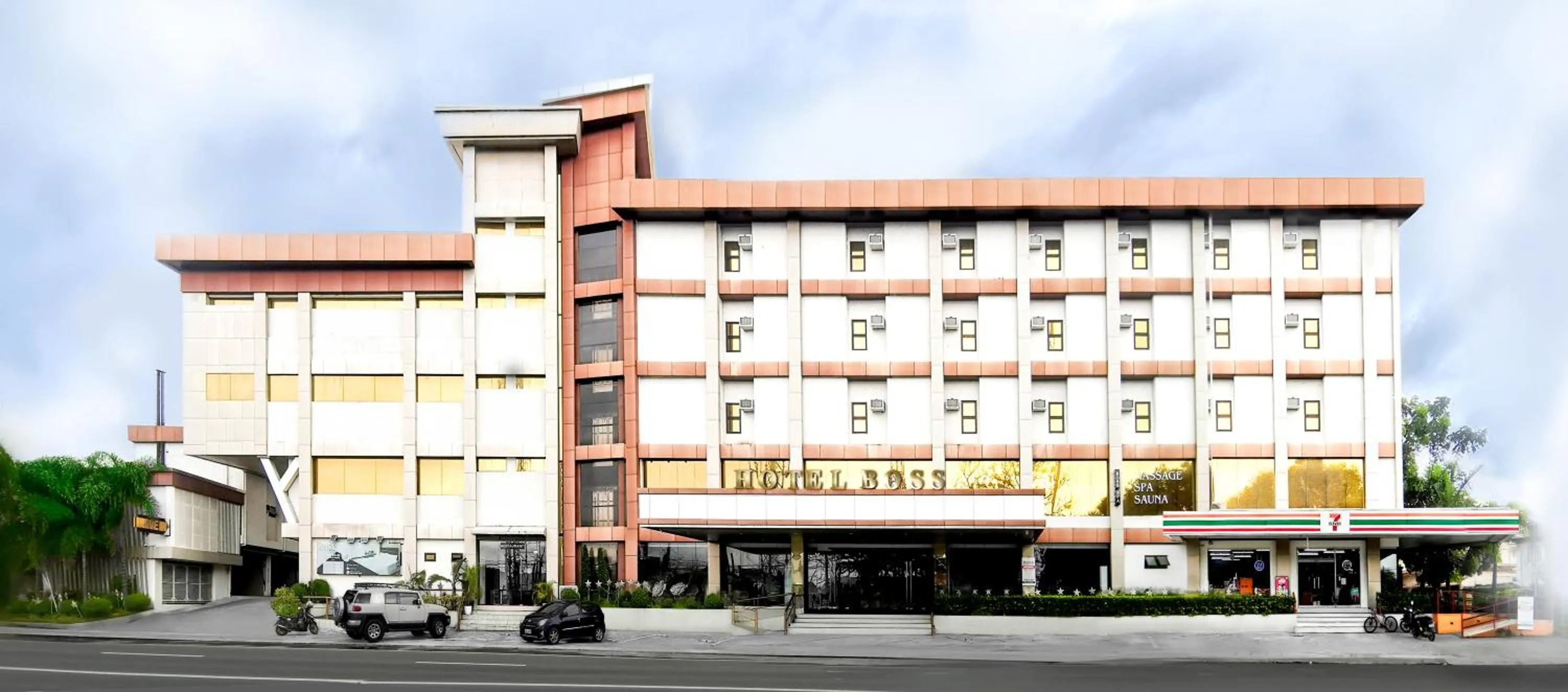 Facade/entrance in Dancenter Boss Hotel Near Clark International Airport
