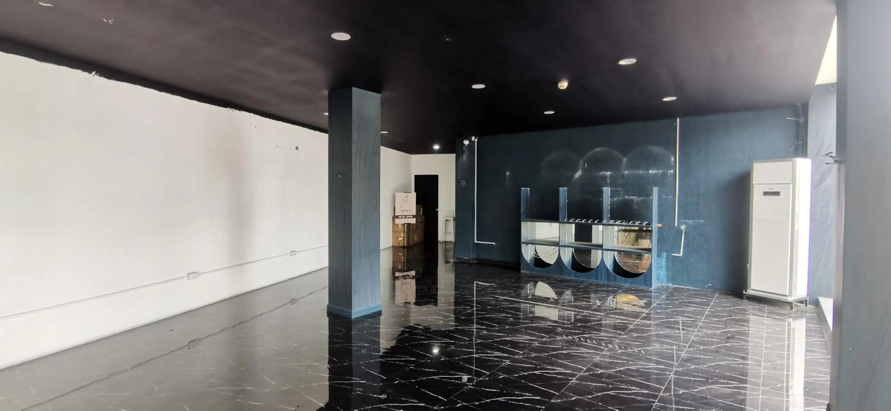 Lobby or reception in Dancenter Boss Hotel Near Clark International Airport