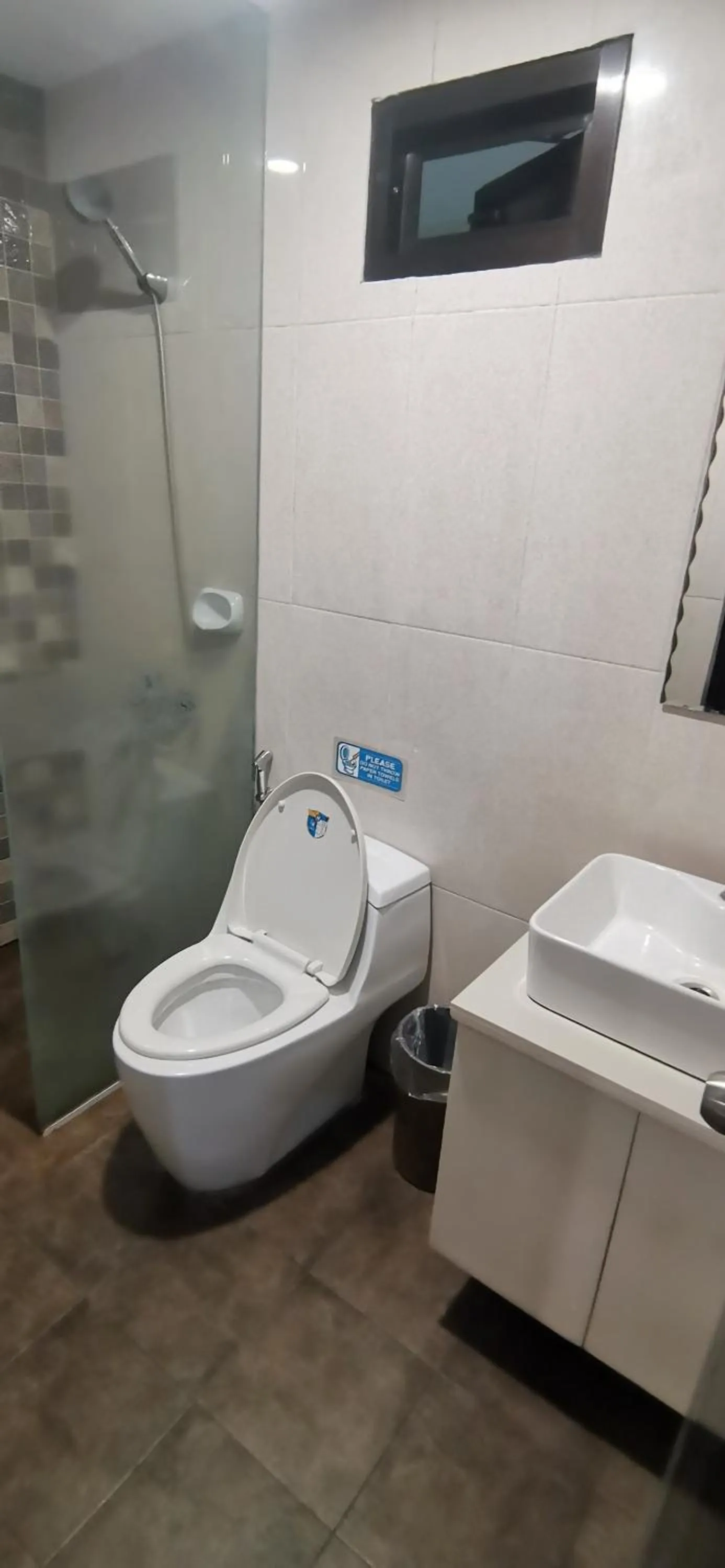 Bathroom in Dancenter Boss Hotel Near Clark International Airport