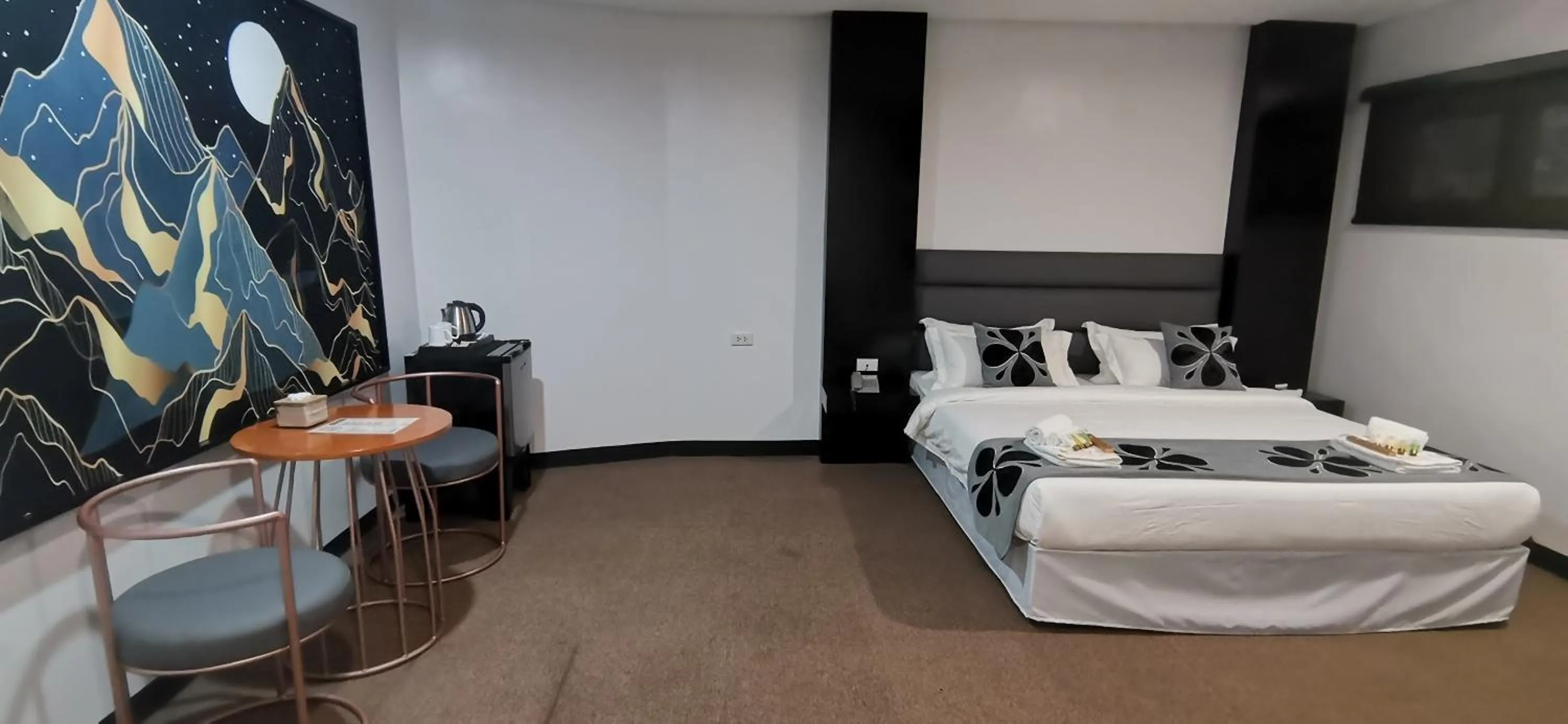 Bedroom, Bed in Dancenter Boss Hotel Near Clark International Airport