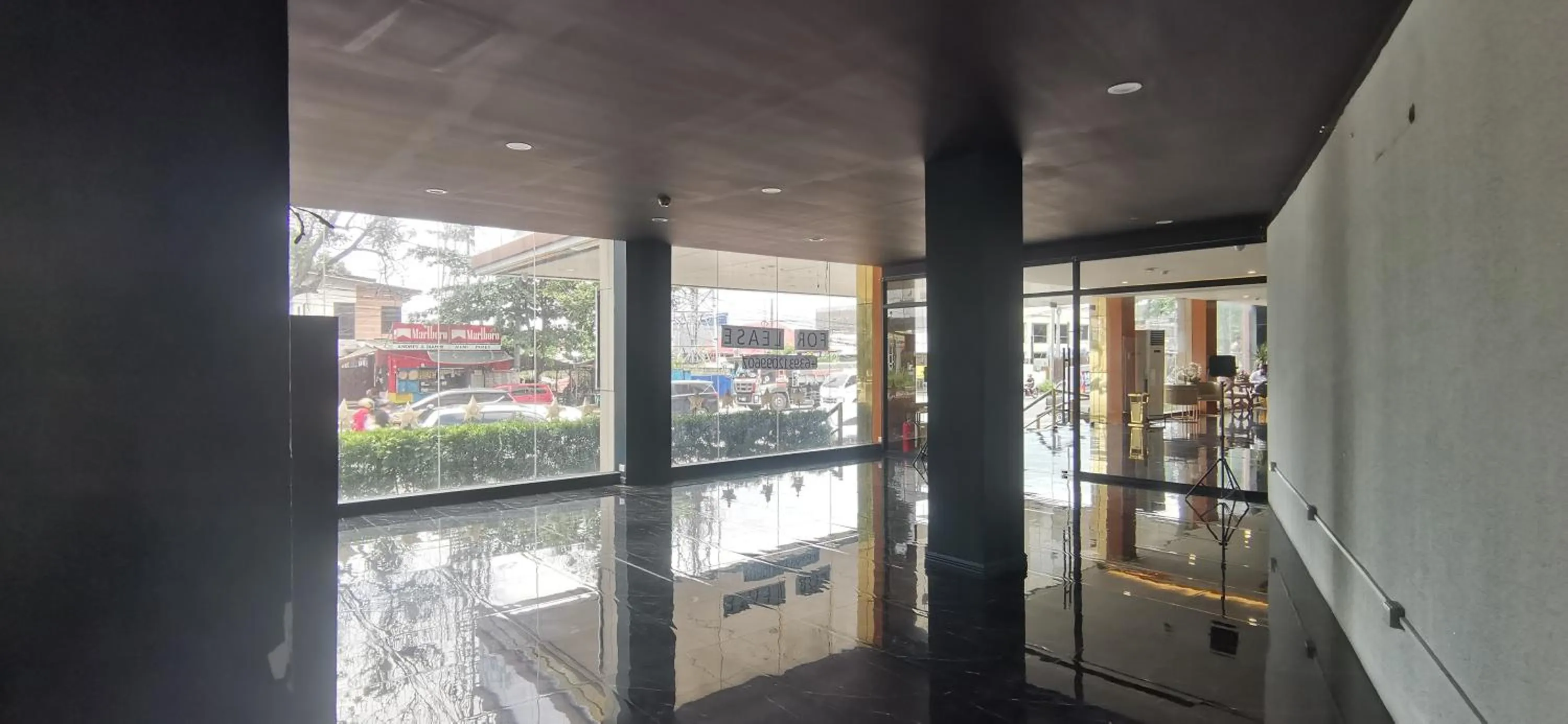 Lobby or reception in Dancenter Boss Hotel Near Clark International Airport